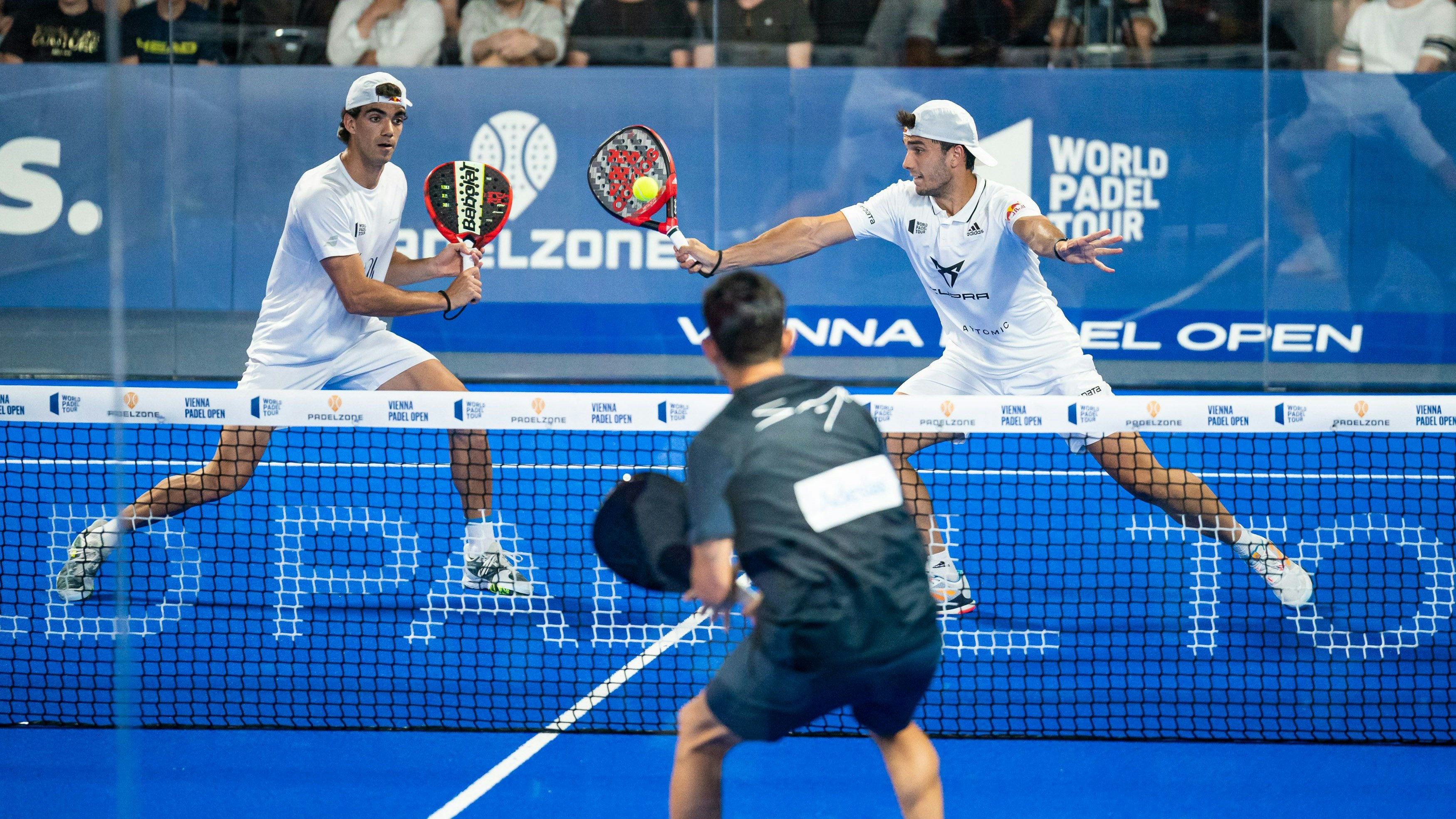 Padel-Action in der Steffl