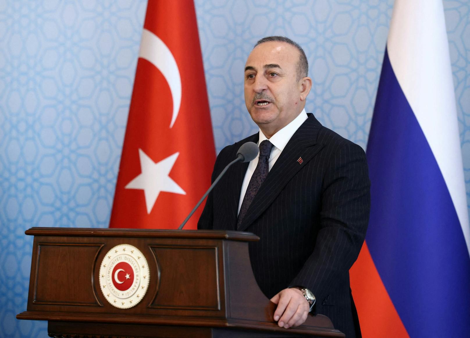 Mevlut Cavusoglu während der gemeinsamen Pressekonferenz.