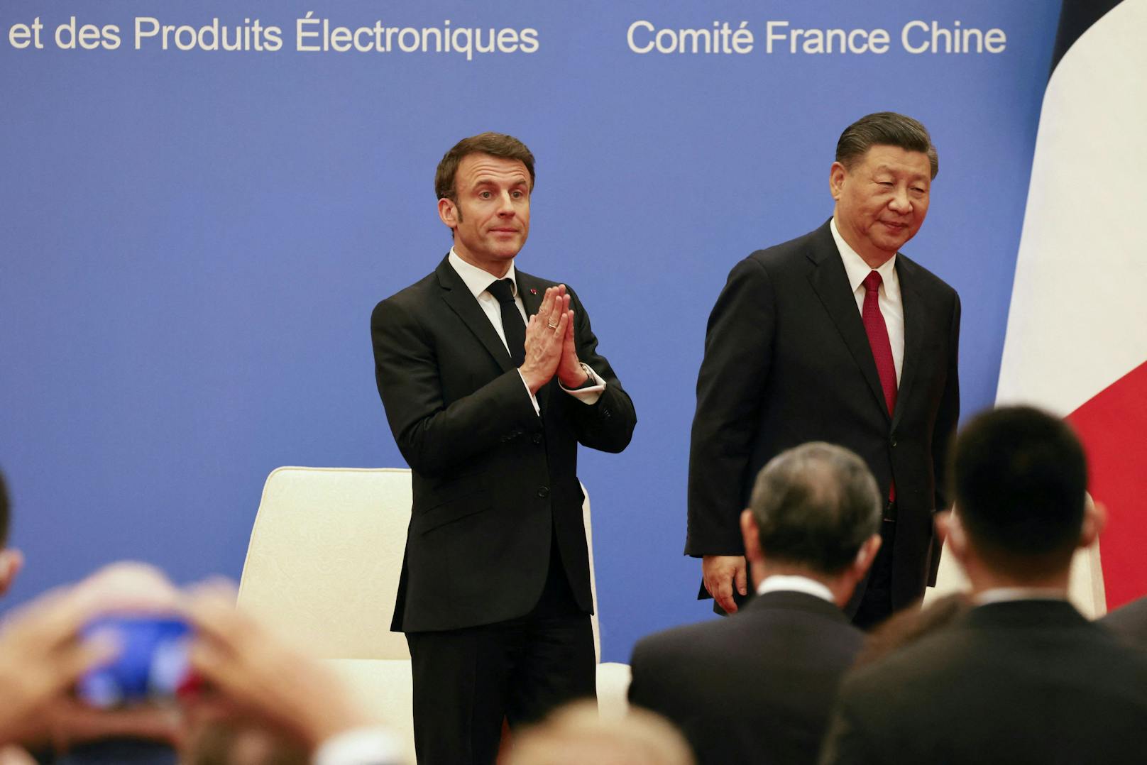 Macron fordert Xi zu Einflussnahme auf Russland wegen Ukraine auf.