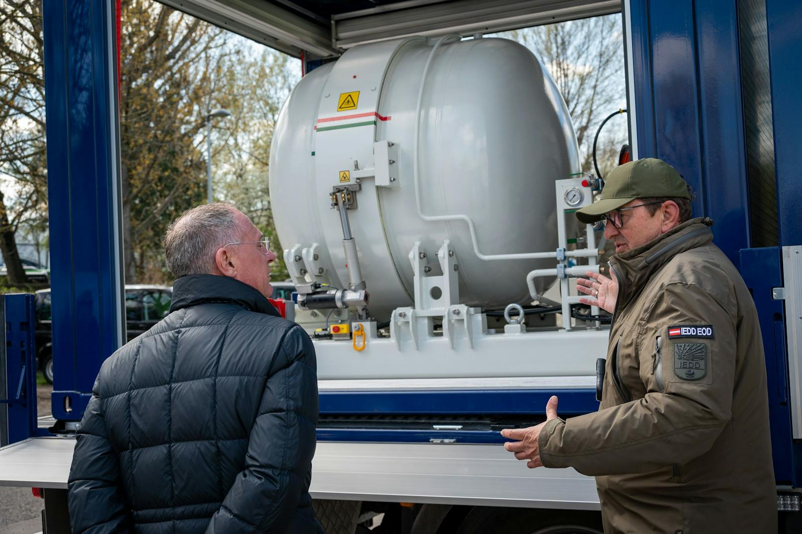 Zum Vergleich: Ein Kilogramm TNT reicht aus, um eine Eisenbahnschiene zu sprengen", so das Innenministerium.&nbsp;