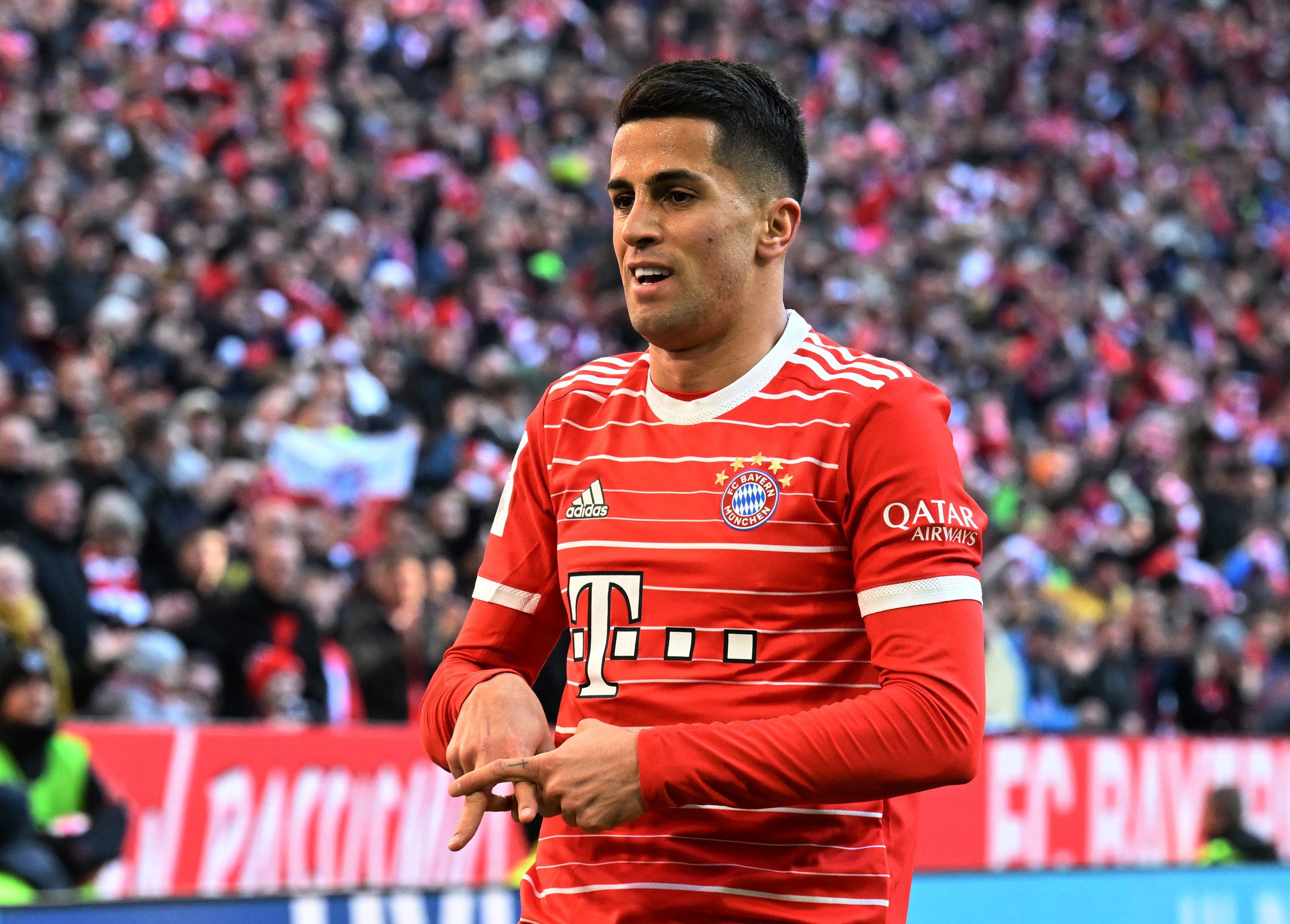 Joao Cancelo spricht über seine ersten Monate bei den Bayern. 