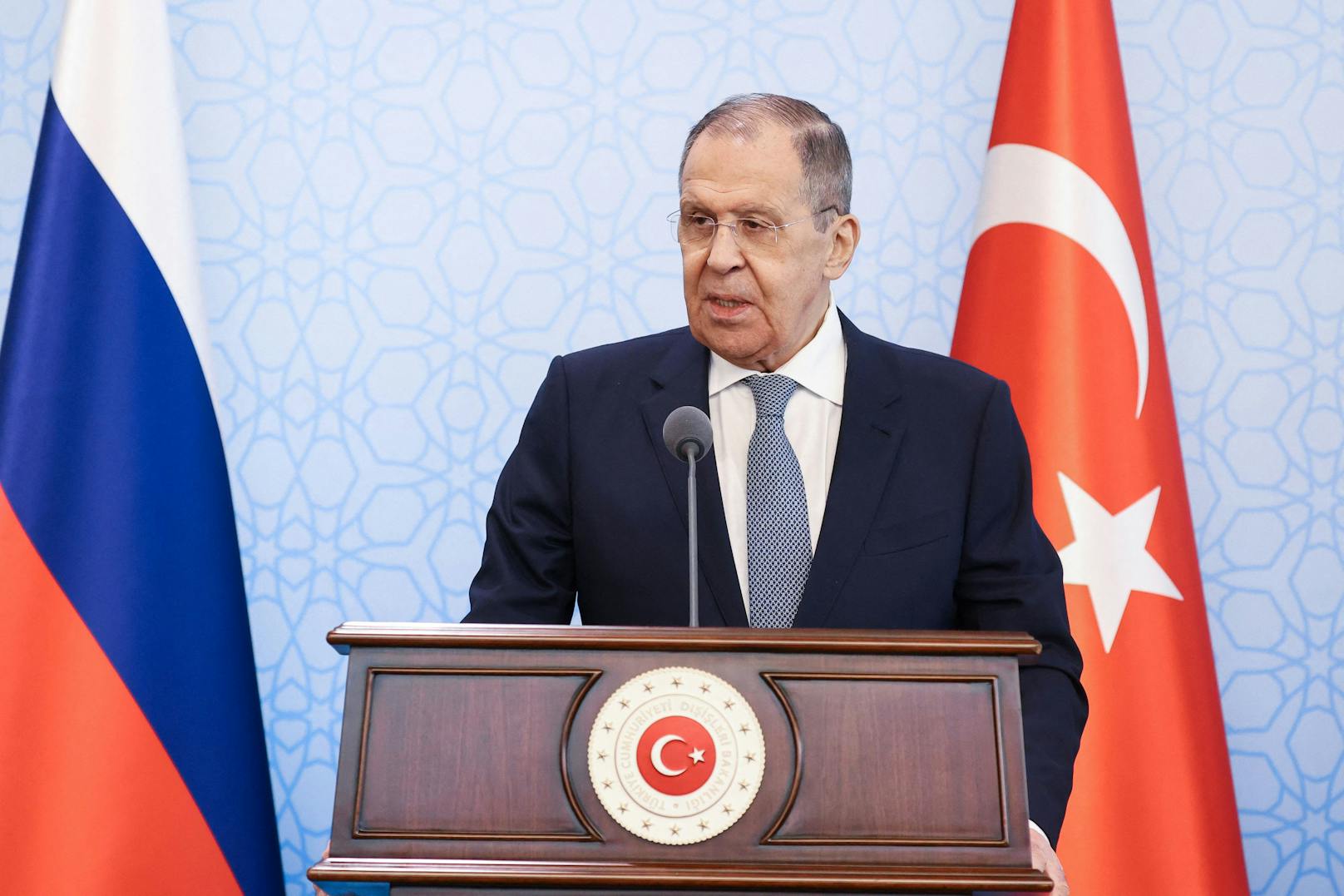 Russlands Außenminister Sergei Lawrow auf einem Arbeitsbesuch in der Türkei am 7. April 2023.