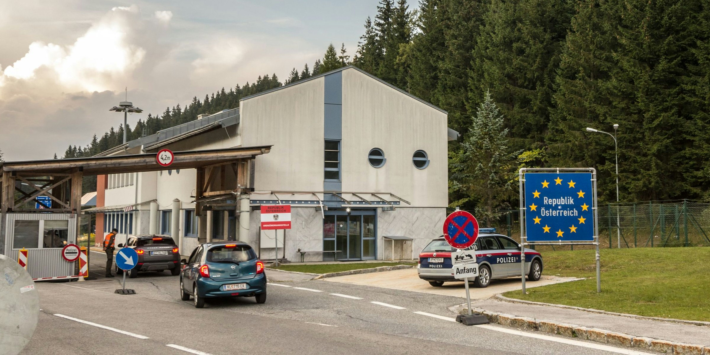 Den Personen wurde die Einreise nach Deutschland verwehrt. (Symbolbild)