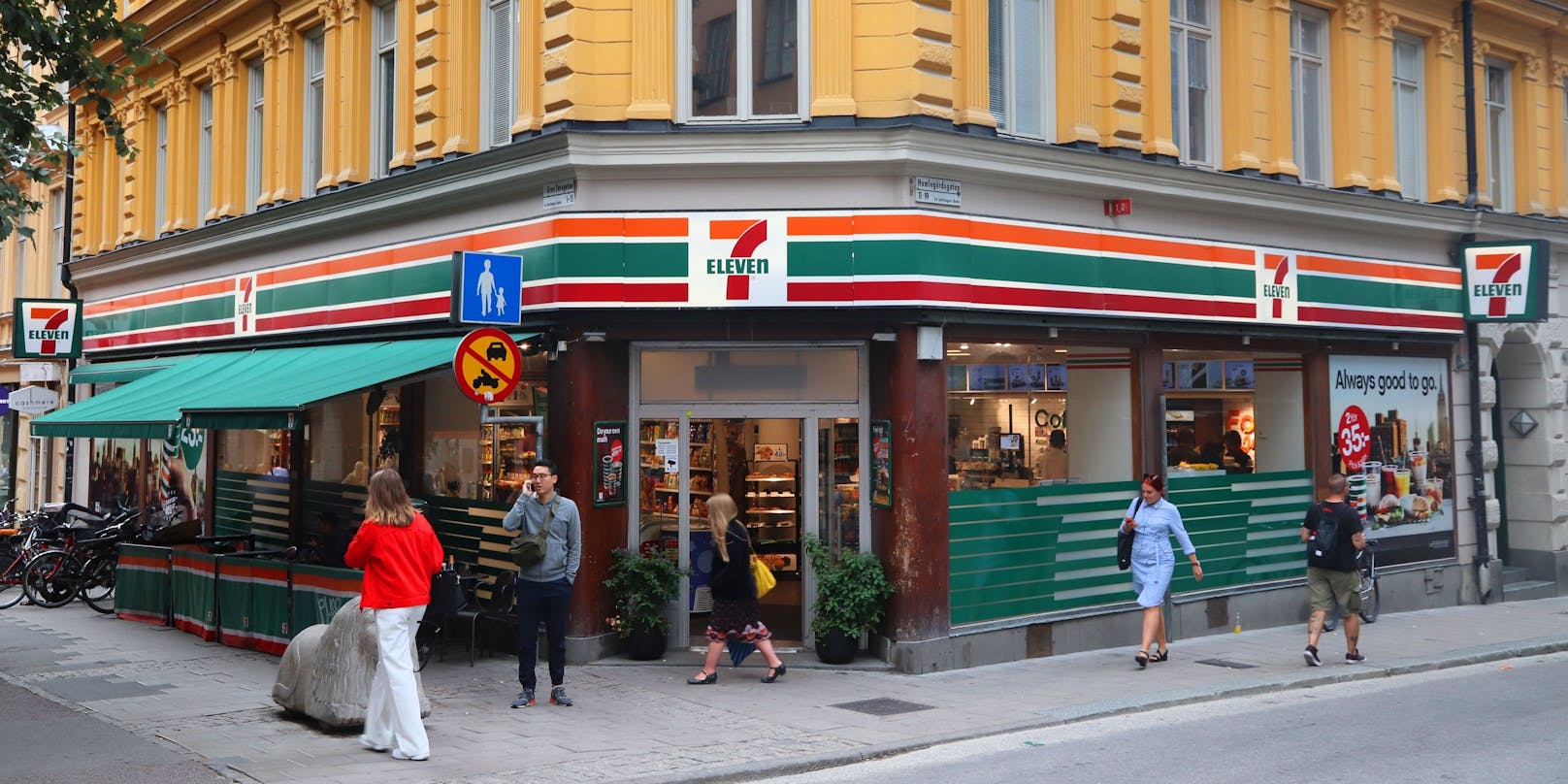Im urbanen Raum oder an vielbefahrenen Straßen könnte das Konzept eine Lücke füllen. im Bild: Ein Geschäft in Stockholm.