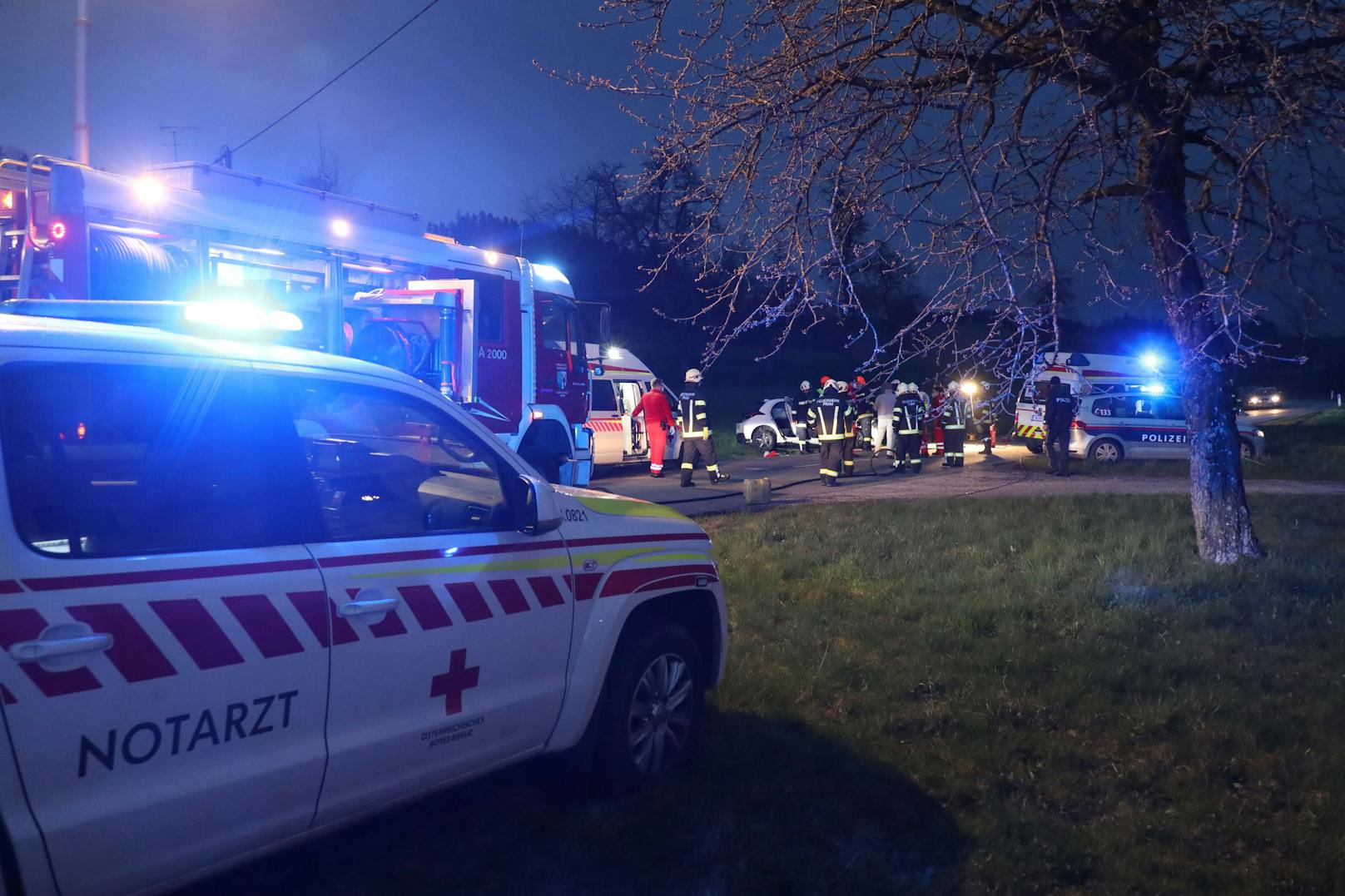 6 Verletzte bei schwerem Frontal-Crash in Pram