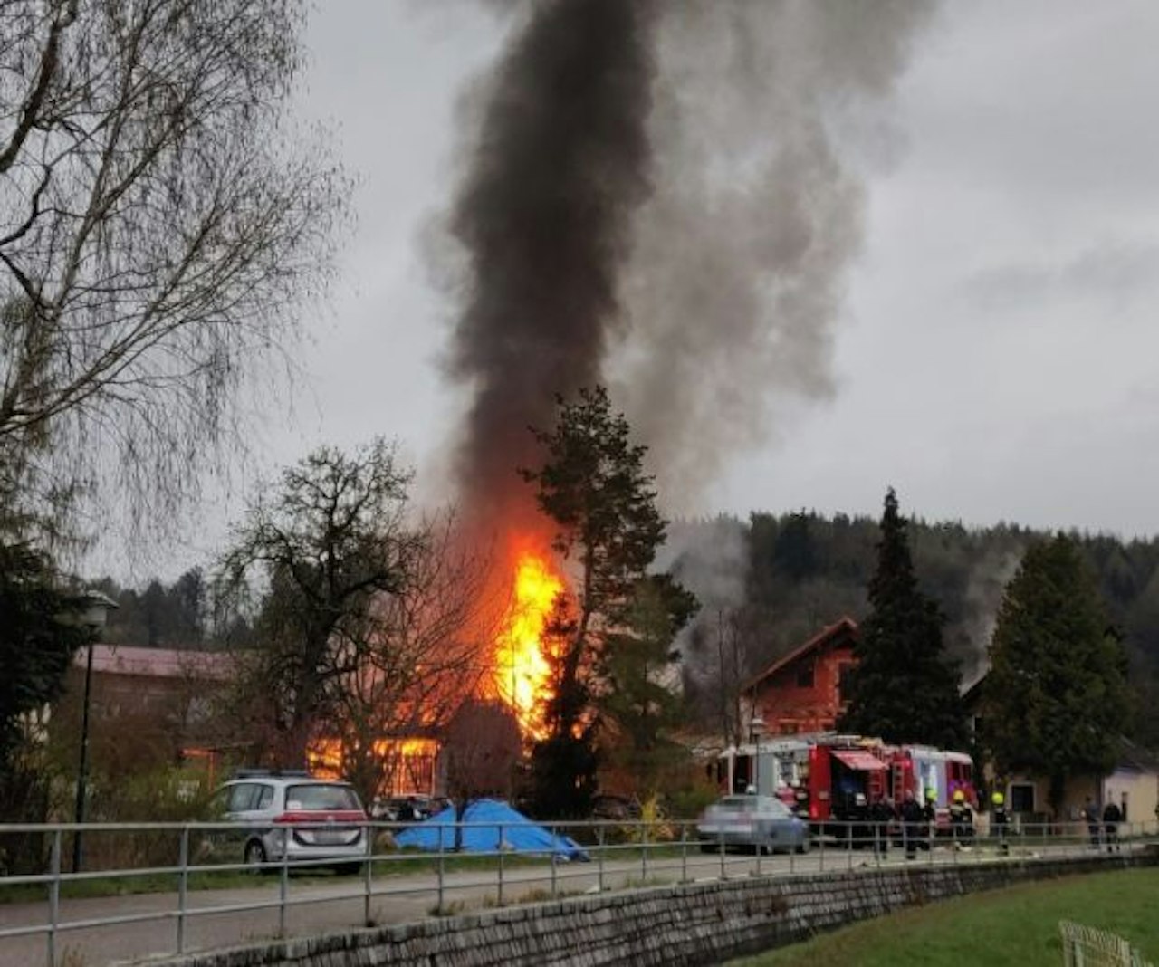 Heute.at - Großeinsatz! Elf Feuerwehren kämpften gegen Brand