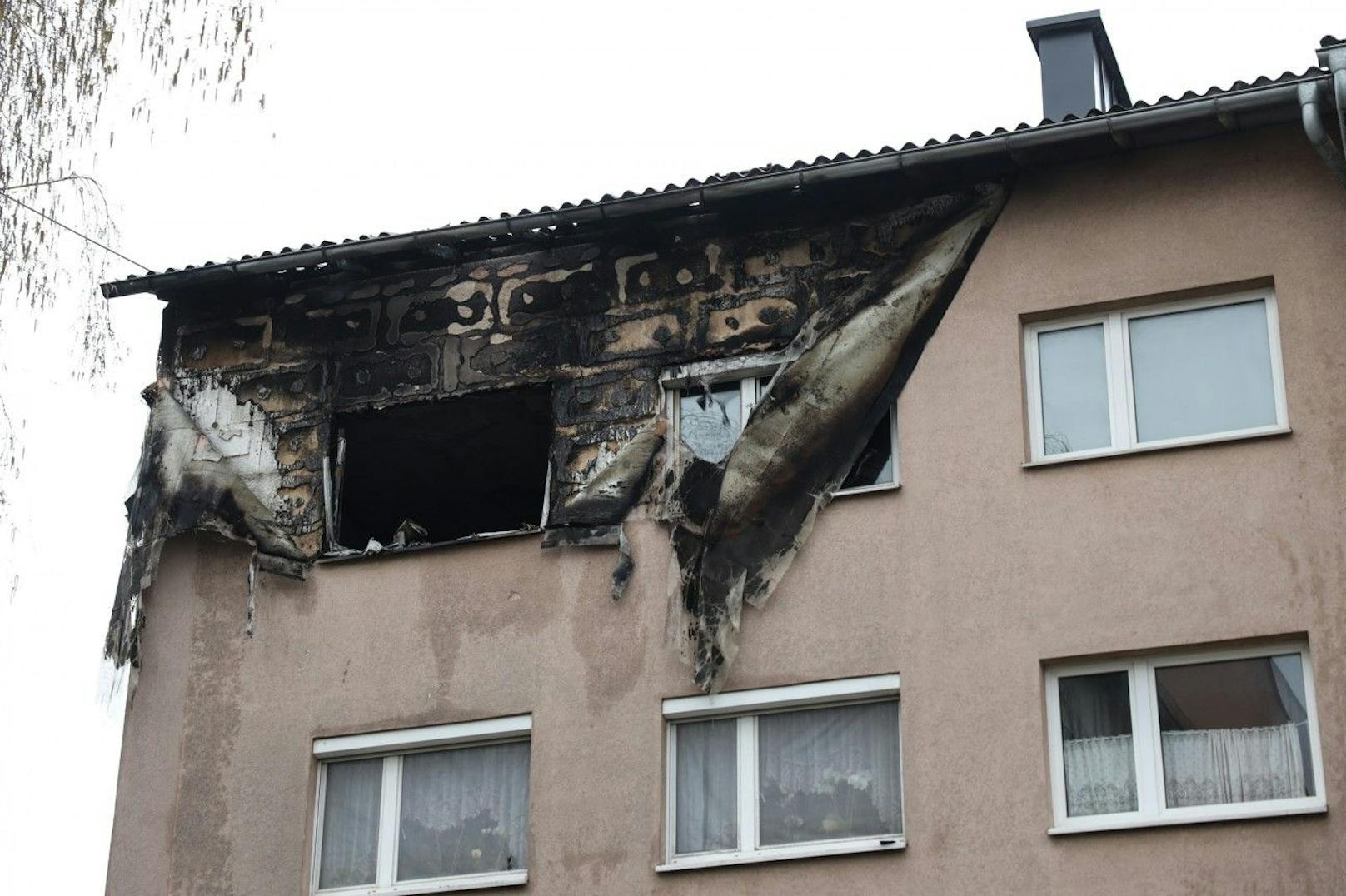 Die Wohnung im dritten Stock brannte völlig aus.