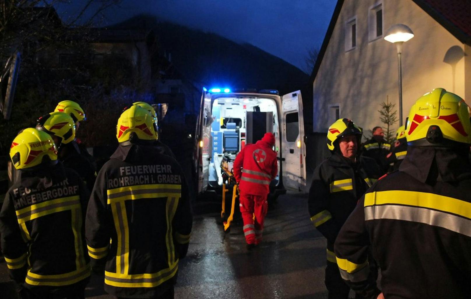 Einsatzkräfte in Puchberg am Schneeberg