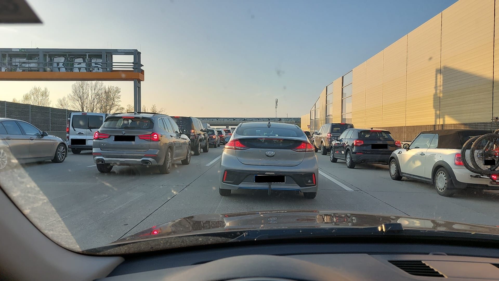 Die A2 musste am Montag gesperrt werden.