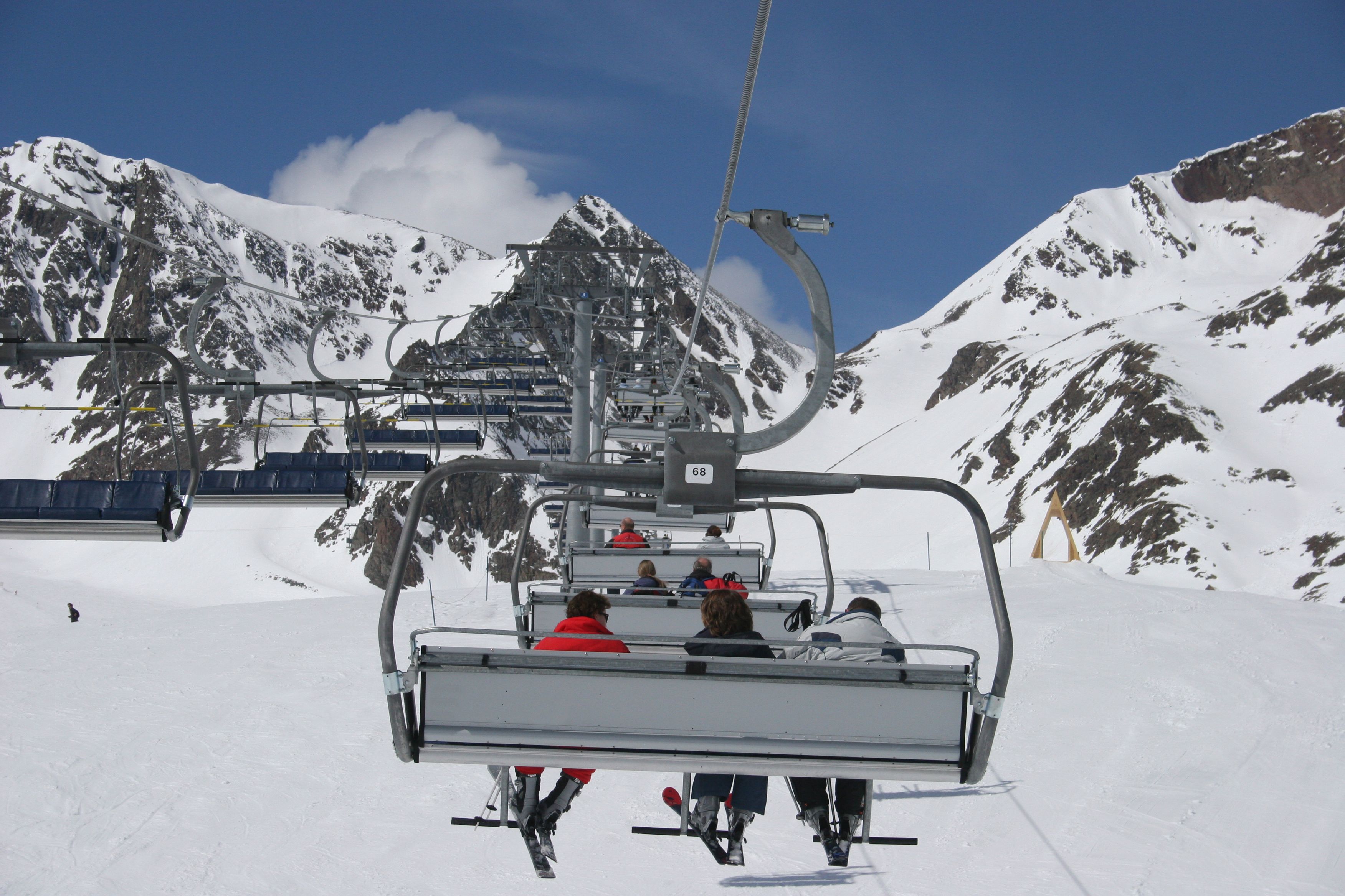 Der Skifahrer fuhr nach dem Sessellift-Unfall einfach davon (Symbolbild).