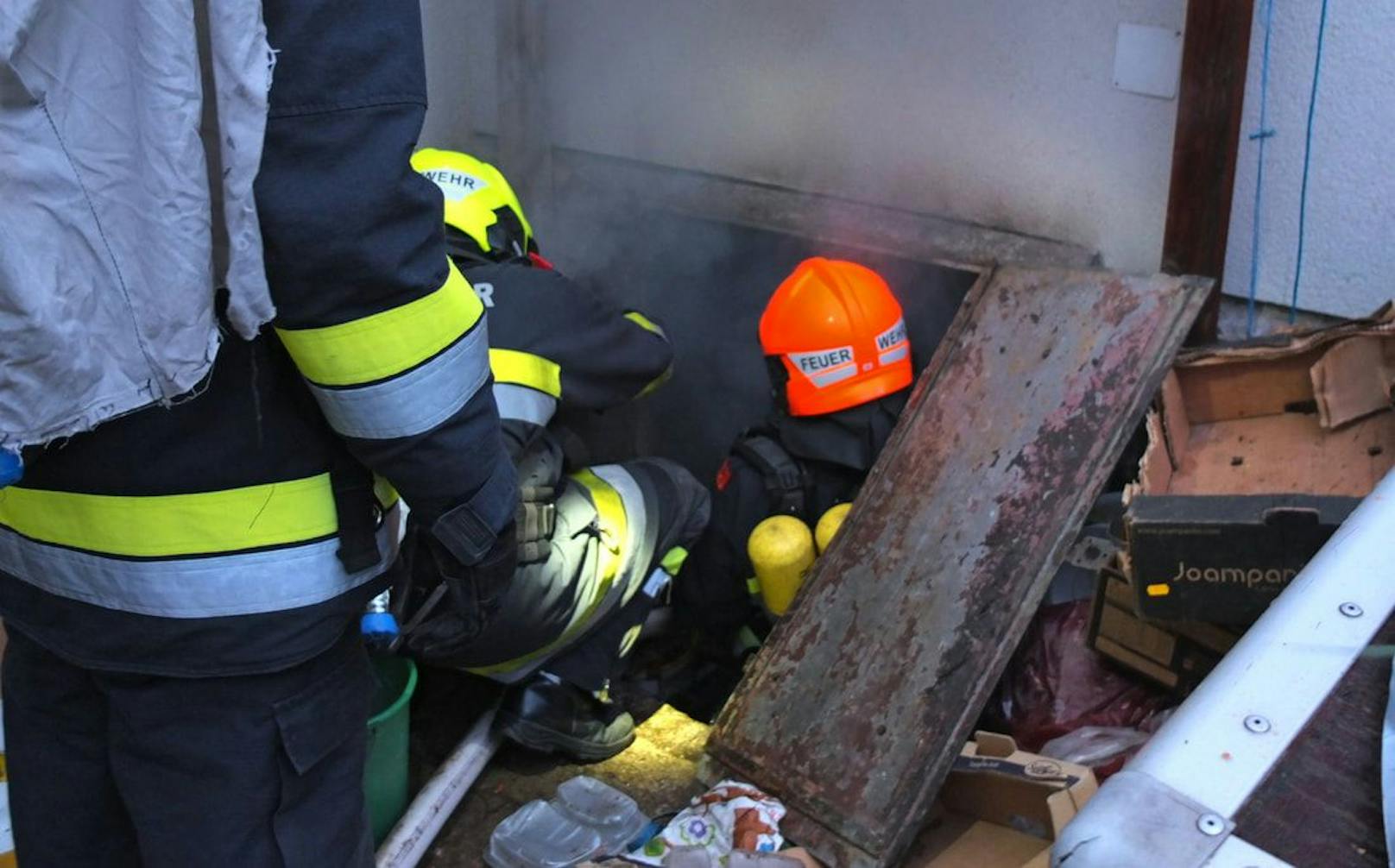 Die Feuerwehr löschte den Brand in Puchberg am Schneeberg.