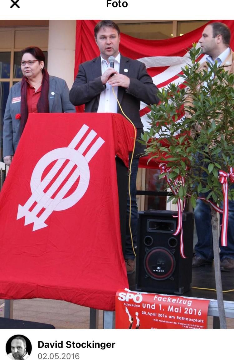 Schwechats SP-Stadtparteichef Stockinger David (ganz rechts, am Bild neben Andi Babler und der jetzigen Stadtchefin Karin Baier) tritt zurück.