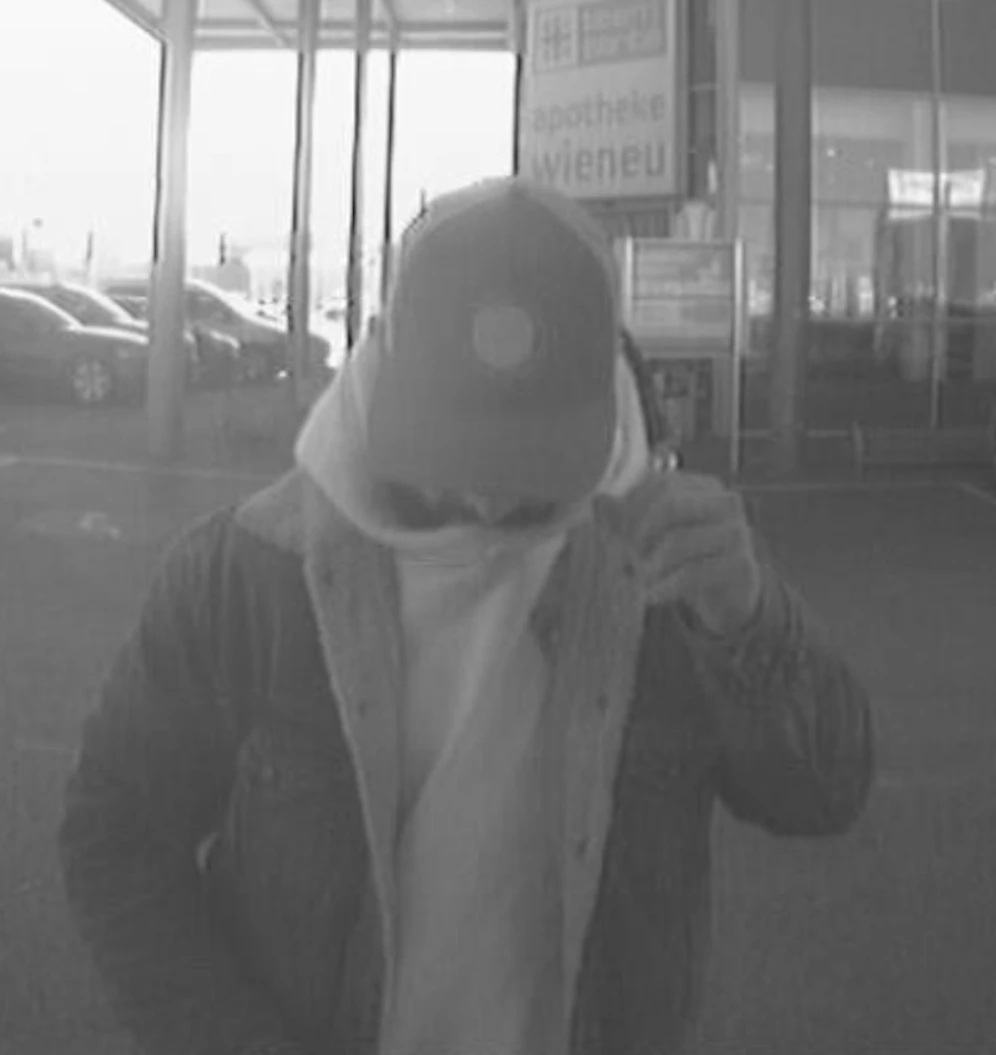 Dieser Mann wird von der Polizei gesucht.