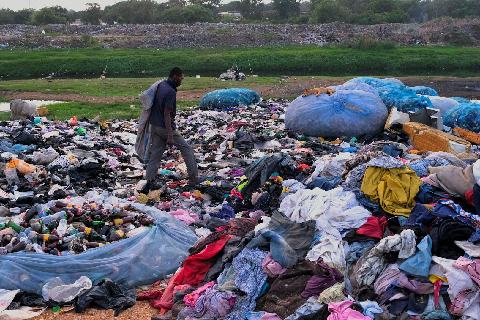 Europas Altkleider werden zu Müllproblem in Afrika