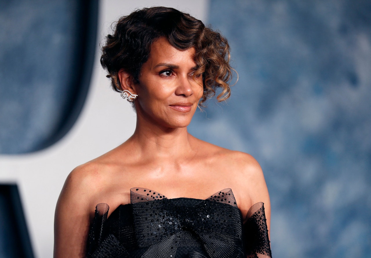 Heute.at - Hüllenlos: Halle Berry spaltet mit Nacktbild das Netz