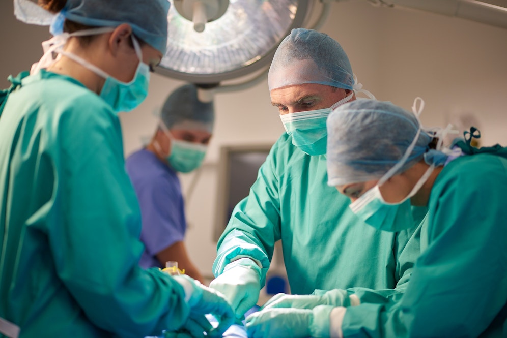 Lange Wartezeiten, weniger Kassenärzte - die Unzufriedenheit der Österreicher mit dem Gesundheitssystem wächst laut einer aktuellen Gallup-Umfrage.