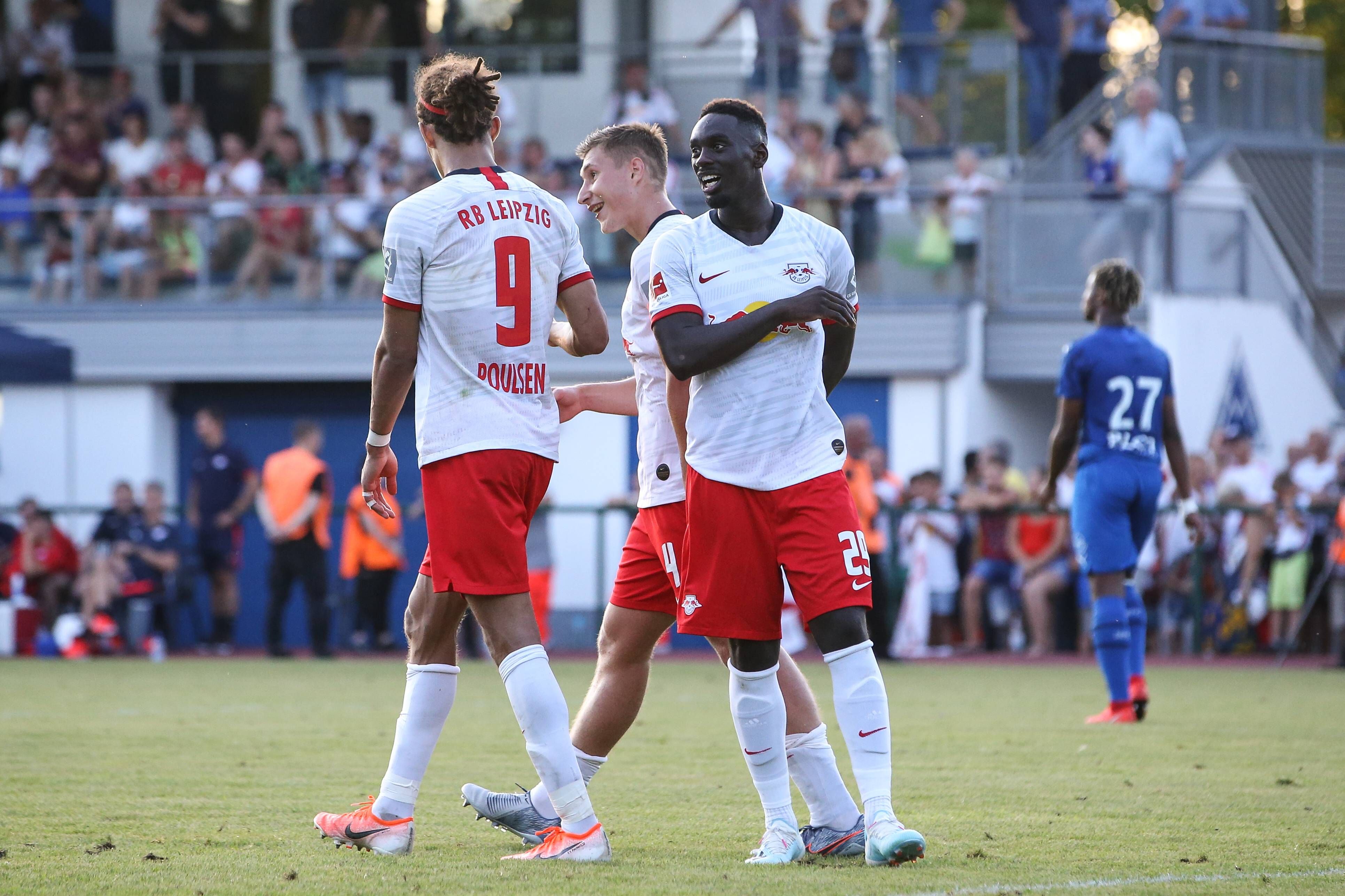 Augustin (r.) im Trikot von RB Leipzig