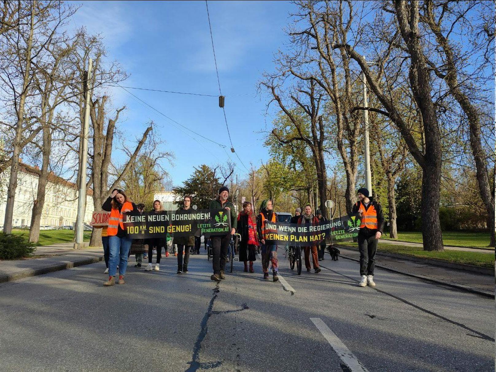 Neues Chaos in Graz – Klima-Kleber mit Protest-Marsch