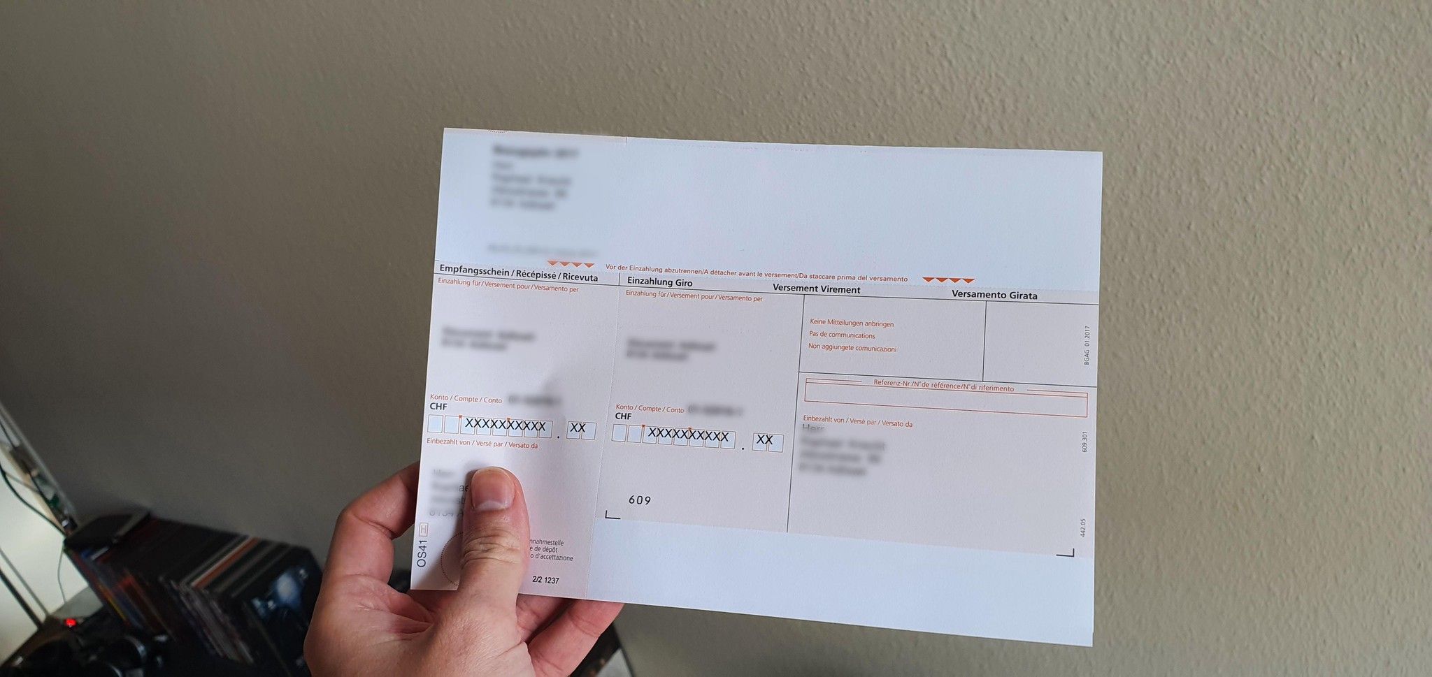 Die Geschädigten gingen davon aus, es handle sich um amtliche Rechnungen. (Symbolbild)