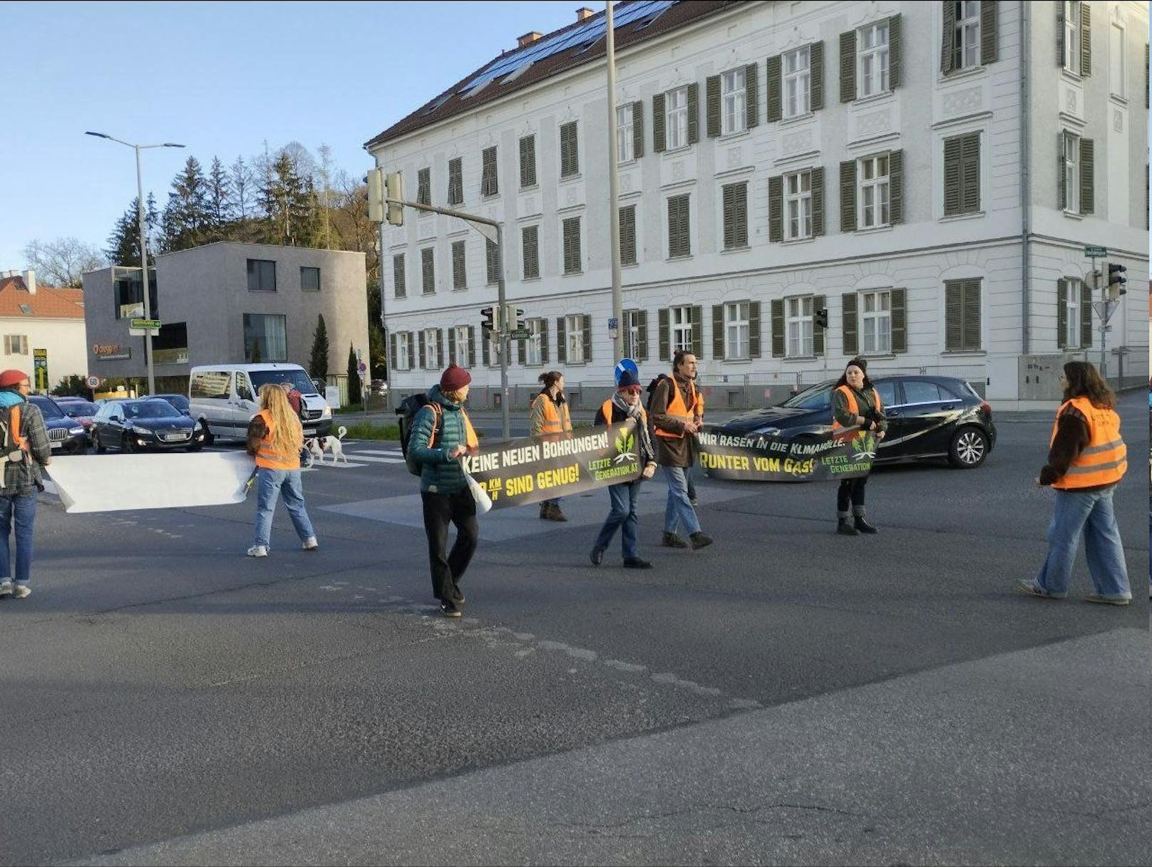 Neues Chaos in Graz – Klima-Kleber mit Protest-Marsch