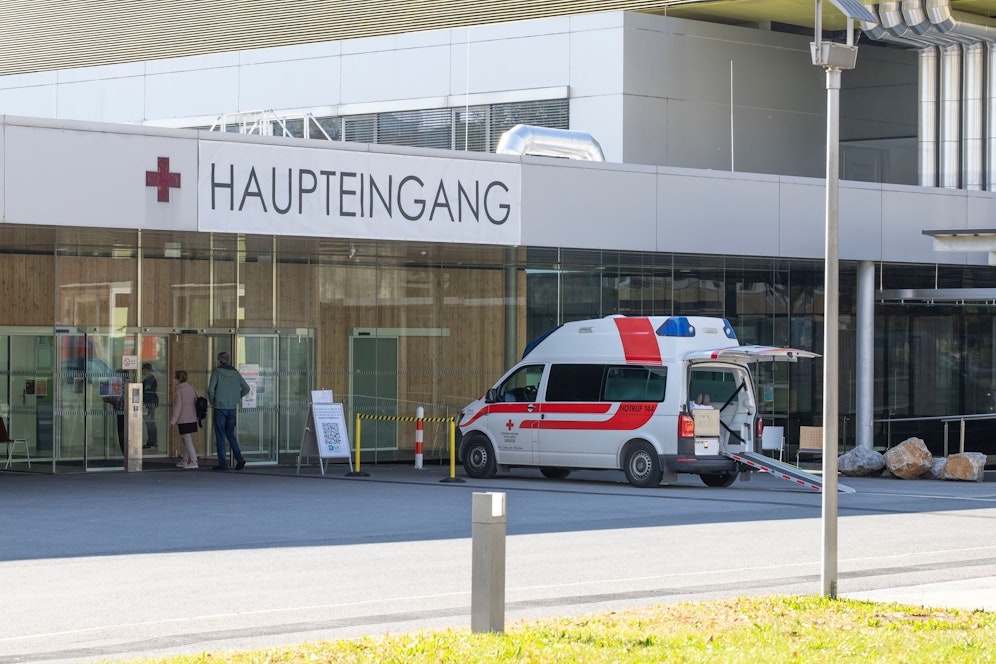 Der Mann wurde in das LKH Graz eingeliefert.