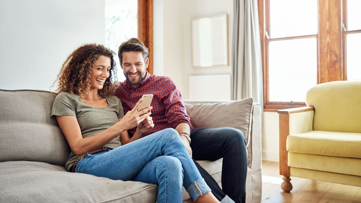 Die romantische Beziehung mit deinem Partner kann auf diesen Apps weiterblühen.
