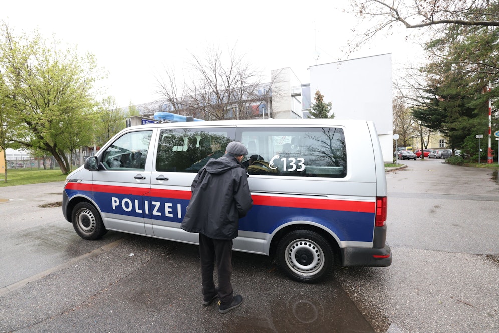 Unterstützer versuchten vergeblich, sich von Familie Lopez zu verabschieden – sie wurden unerkannt zum Flughafen 
