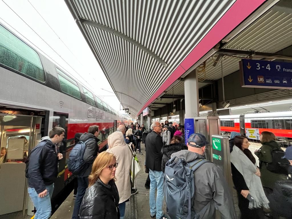 Zugverkehr Im Gesamten Osten Österreichs Ausgefallen | Heute.at