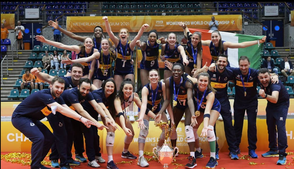 Hier feierte Julia Ituma noch mit ihren Kolleginnen.