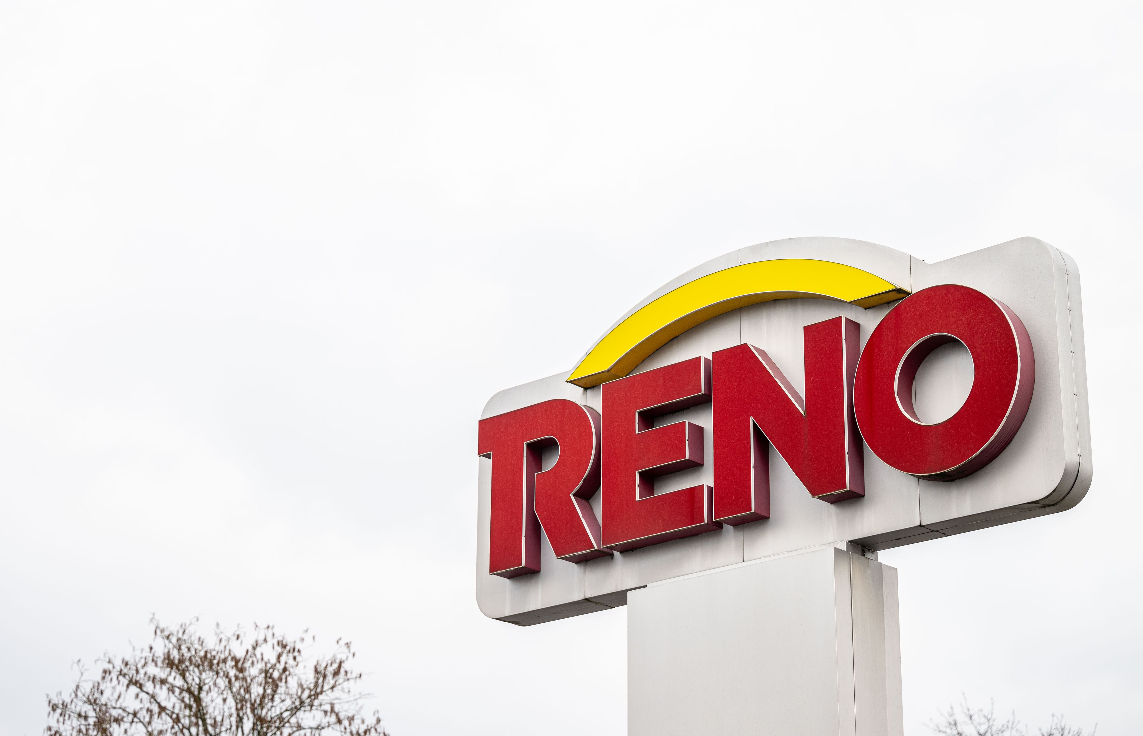 In Österreich sind über 100 Mitarbeiter betroffen.