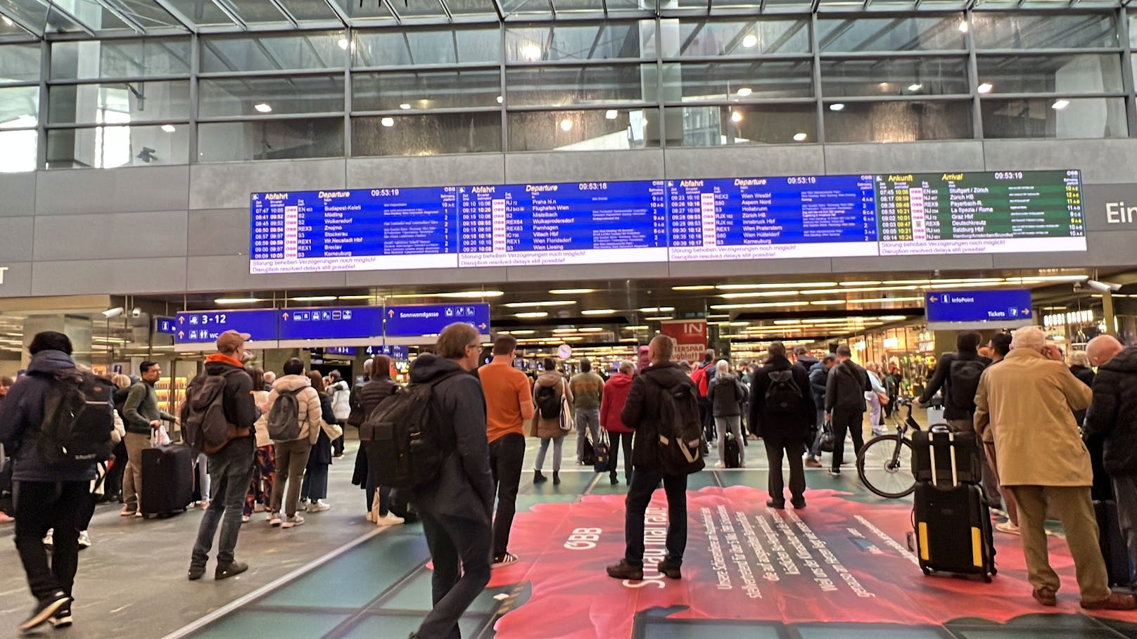 Donnertagfrüh war im gesamten Osten Österreich kein Zugverkehr möglich.