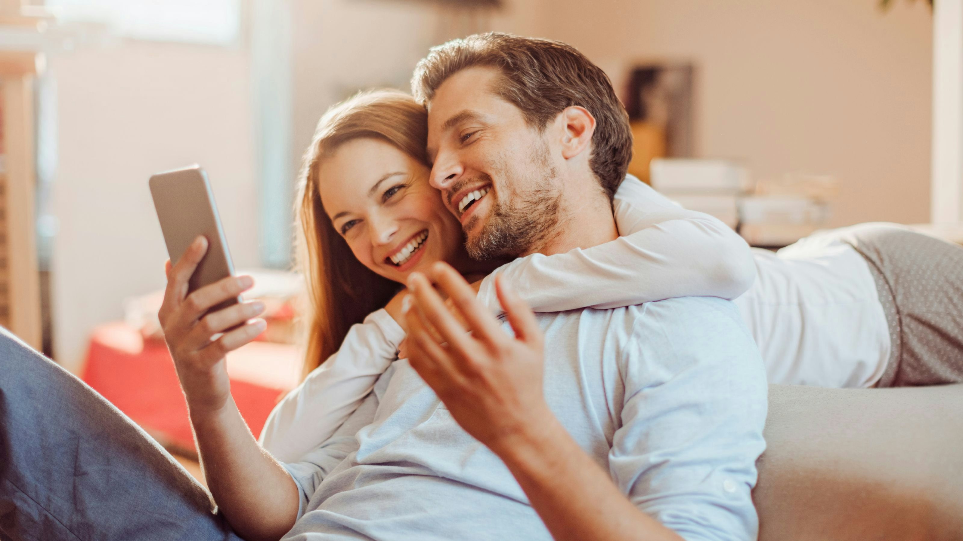 Die romantische Beziehung mit deinem Partner kann auf diesen Apps weiterblühen.