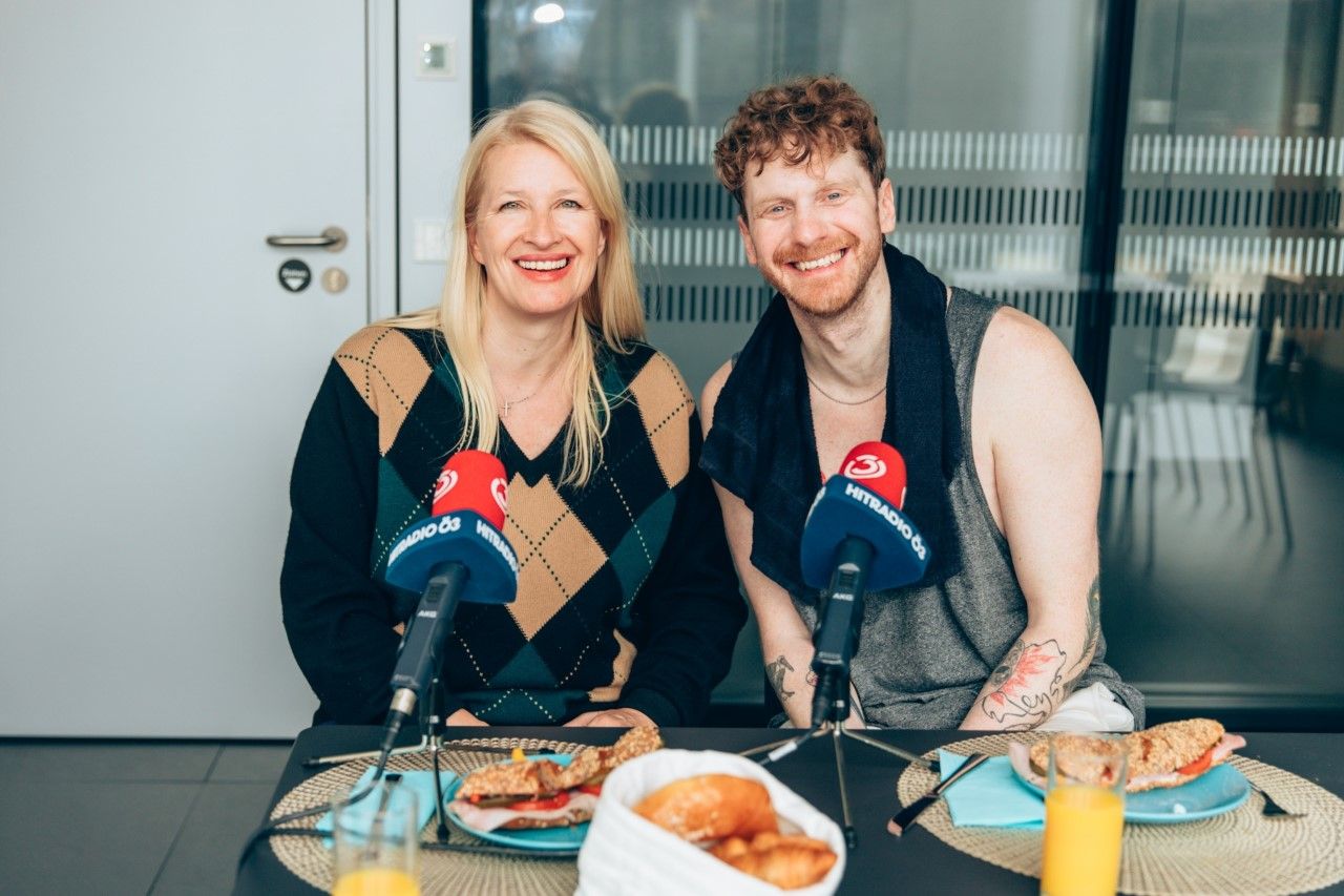 Im "Frühstück bei mir" plaudert Lucas Fendrich am 16. April mit Claudia Stöckl