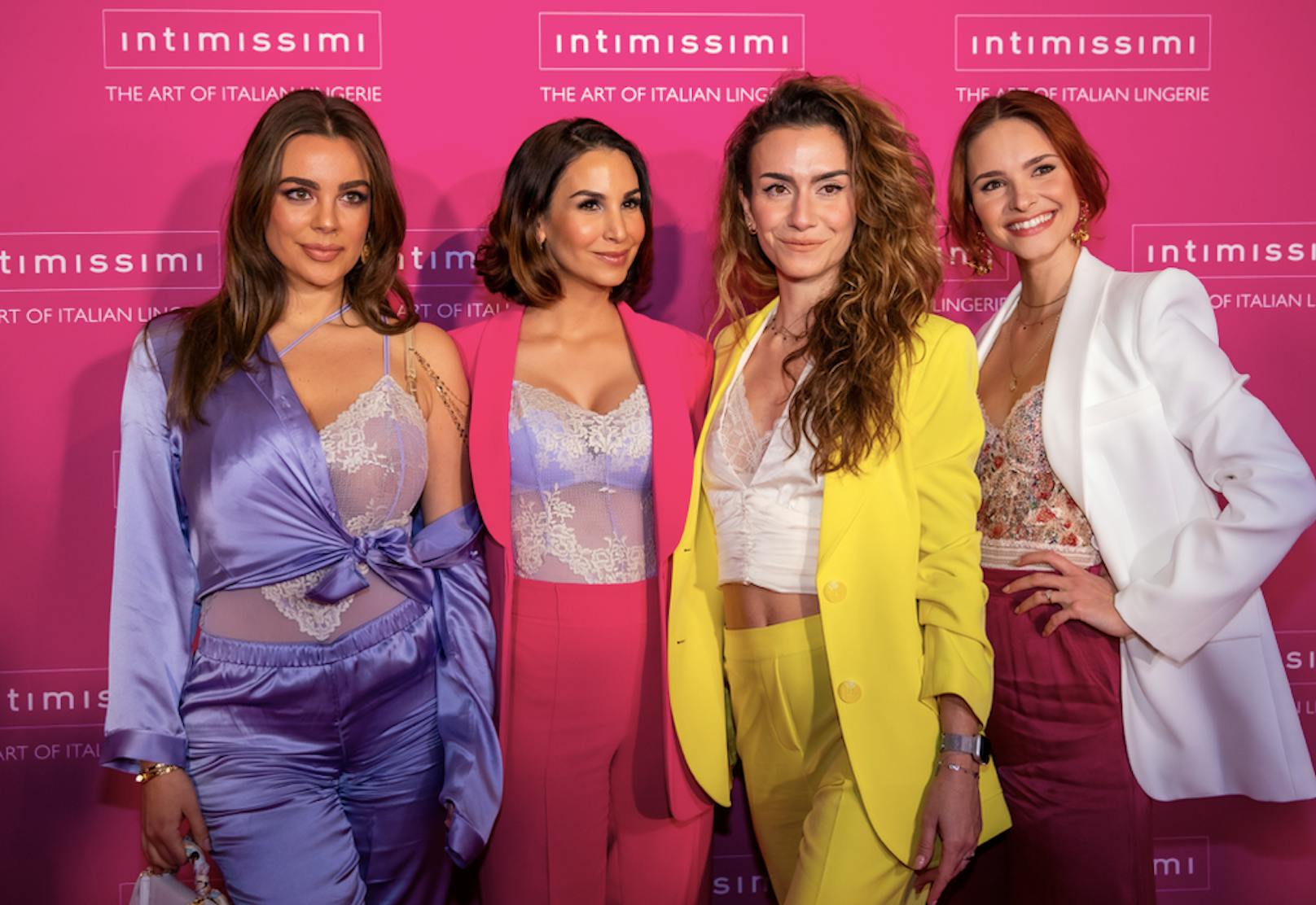 Der Trend: Dessous als Outfit - Nadine Mirada, Sila Sahin-Radlinger, Kimberly Budinsky und Julia Furdea machen es vor