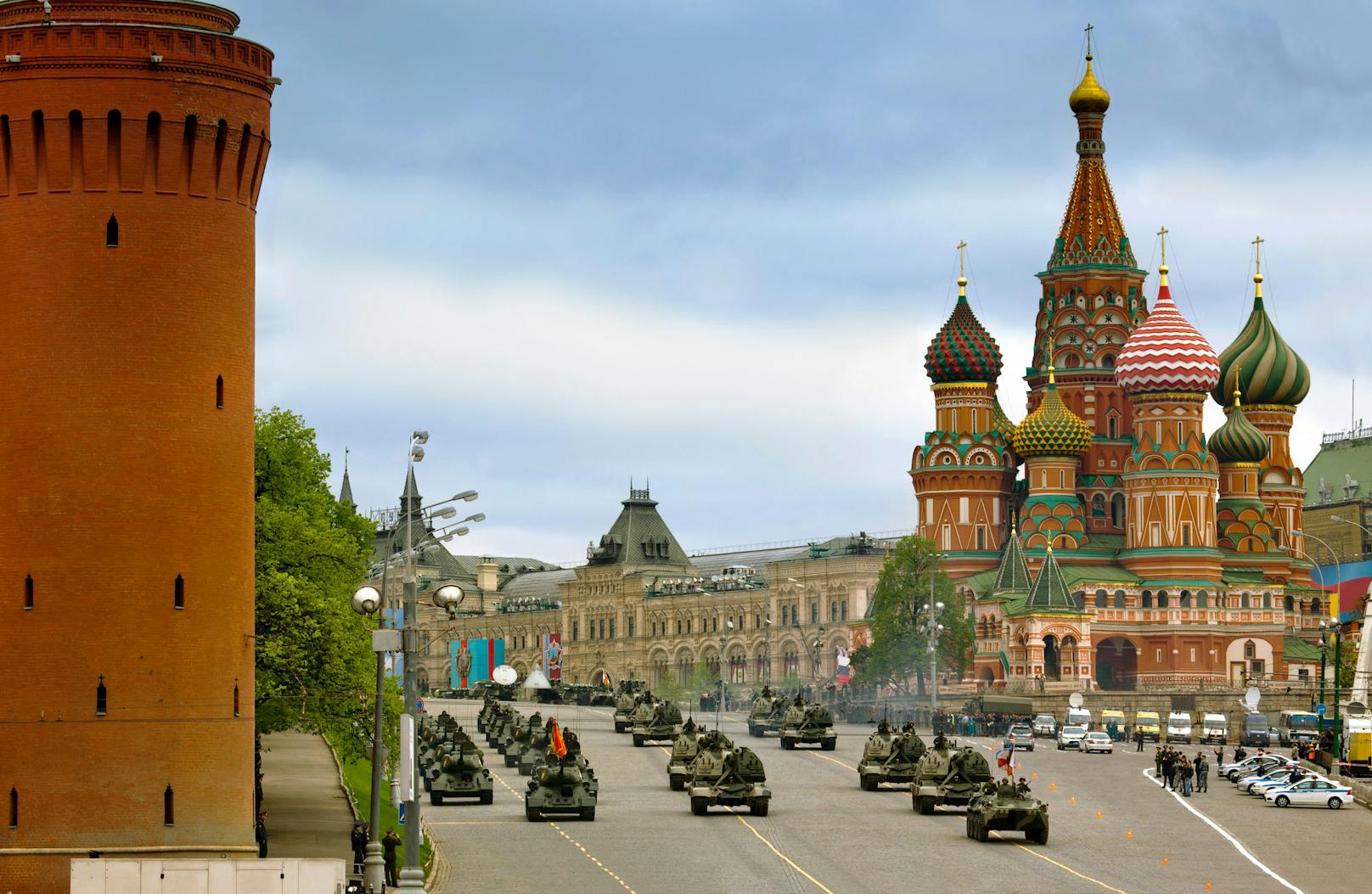 Traditionell finden in Russland am 9.Mai Militärparaden anlässlich des Jahrestages des Sieges über Nazi-Deutschland statt. In einigen Teilen Russlands wurden diese aber nun abgesagt. 