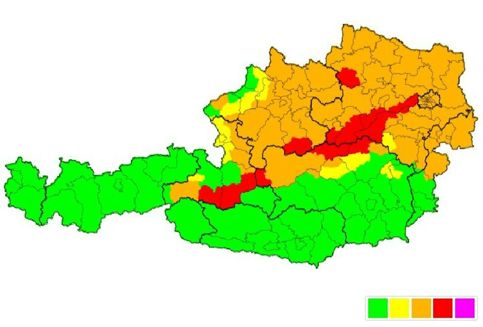 Die Unwetterzentrale warnt vor heftigen Regenfällen in Teilen Österreichs.