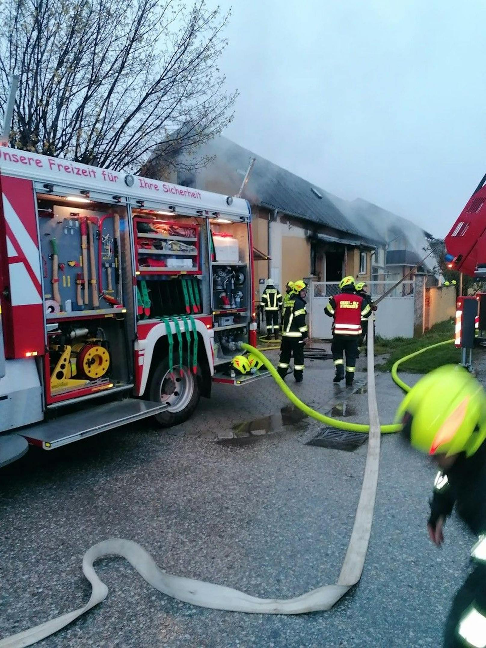 Laut ersten Informationen wurde bei dem Brand niemand verletzt.