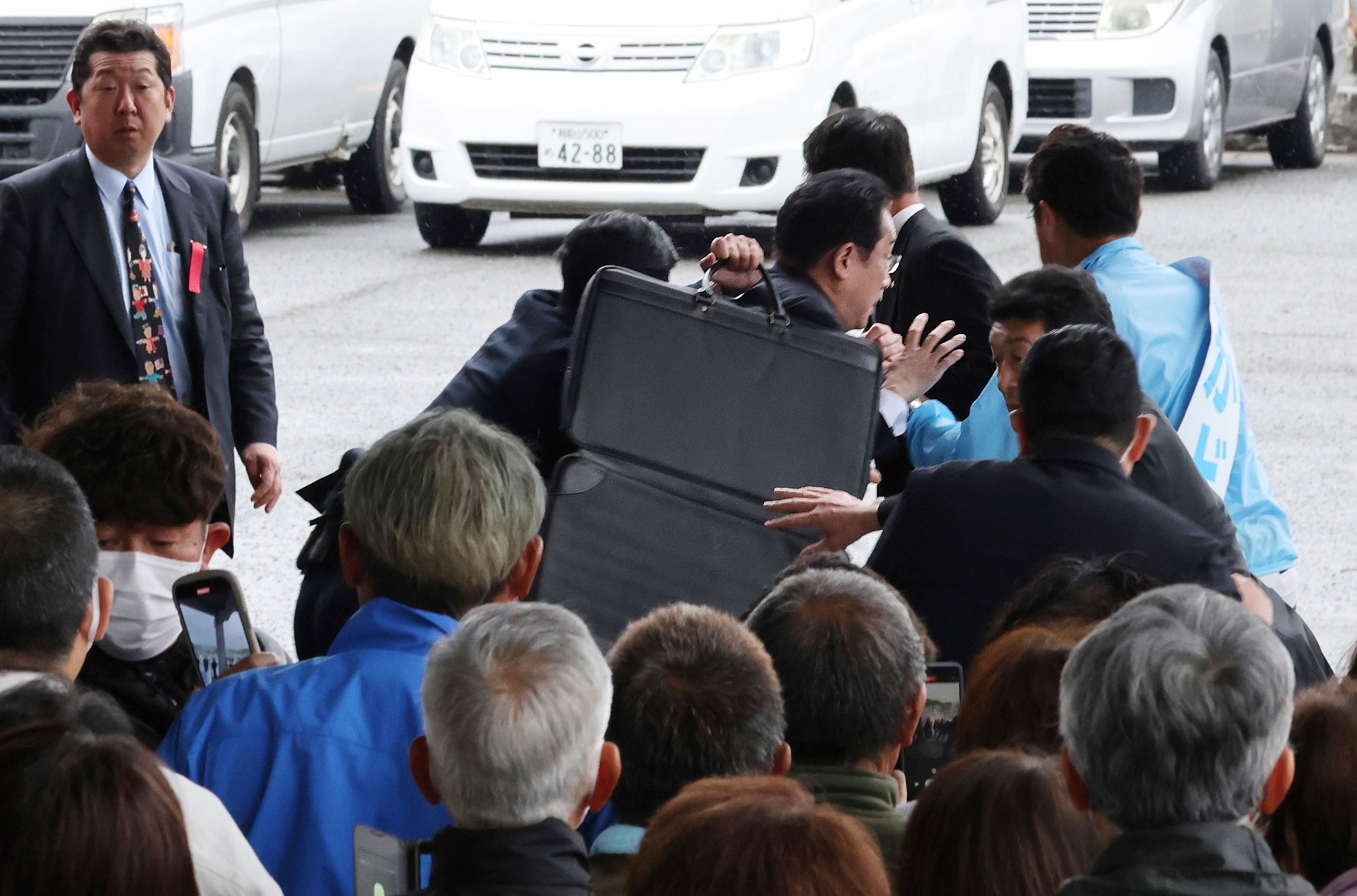 Japans Ministerpräsident <strong>Fumio Kishida</strong> wurde bei der mutmaßlichen Rauchbomben-Explosion nicht verletzt.