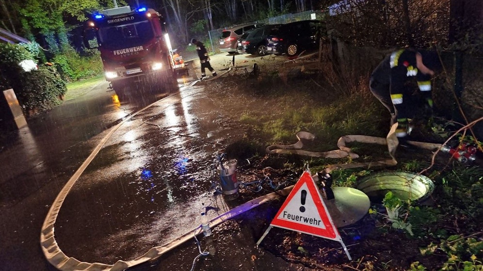 Starke Regenfälle und lokale Überflutungen führten in Österreich zu zahlreichen Feuerwehreinsätzen. 