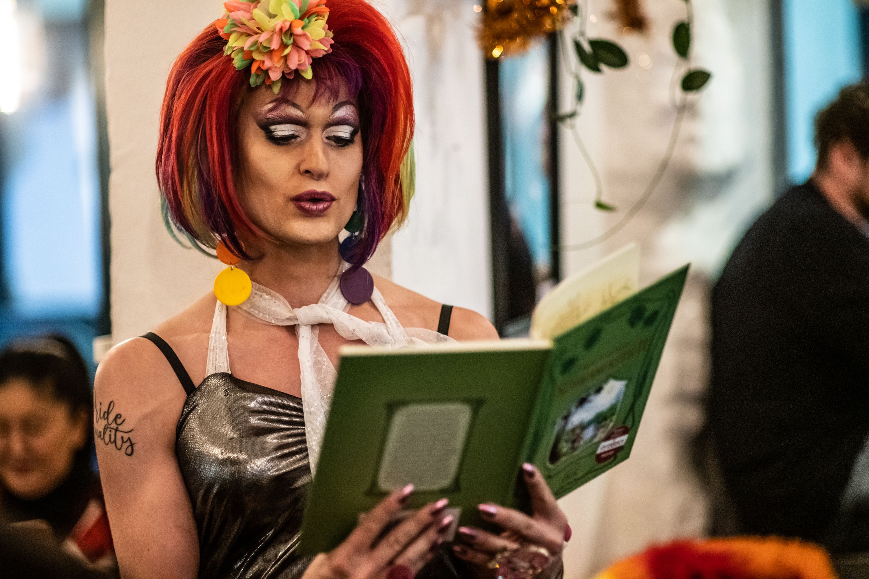 Candy Licious machte sich für die Themen der LGBT Community auch in Kinderbuchlesungen stark.