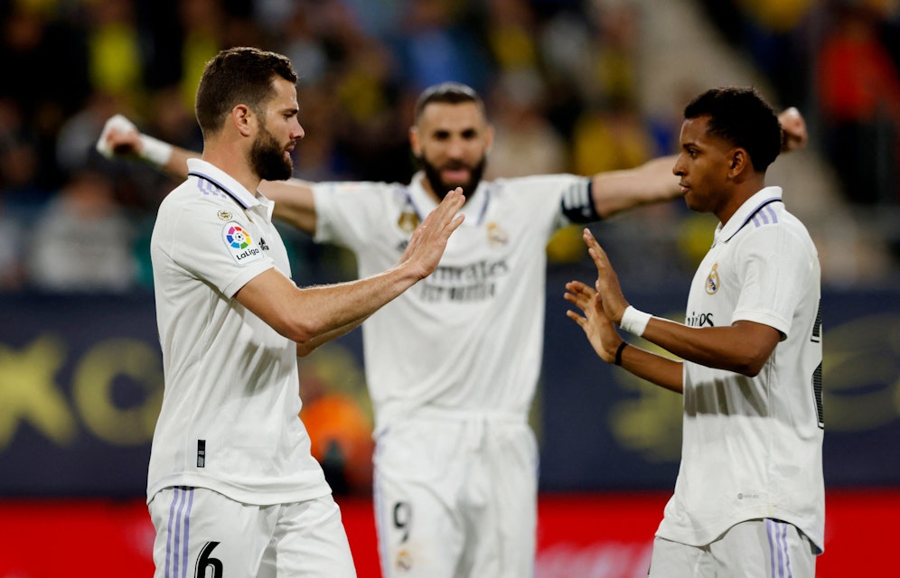 Real Madrid feiert den Pflichtsieg gegen Cadiz. 