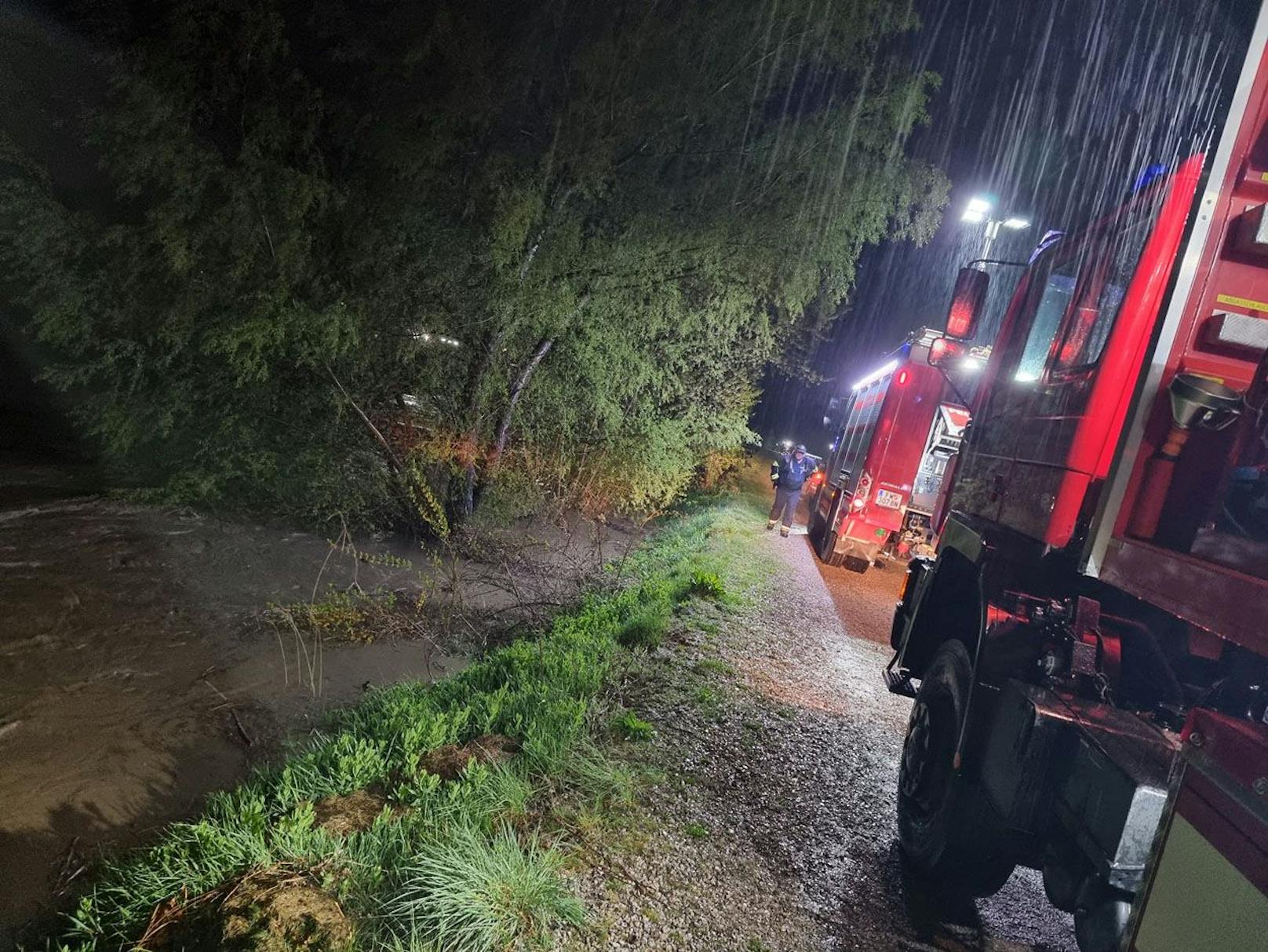 Auch hier stehen die Feuerwehren im Einsatz-Marathon.