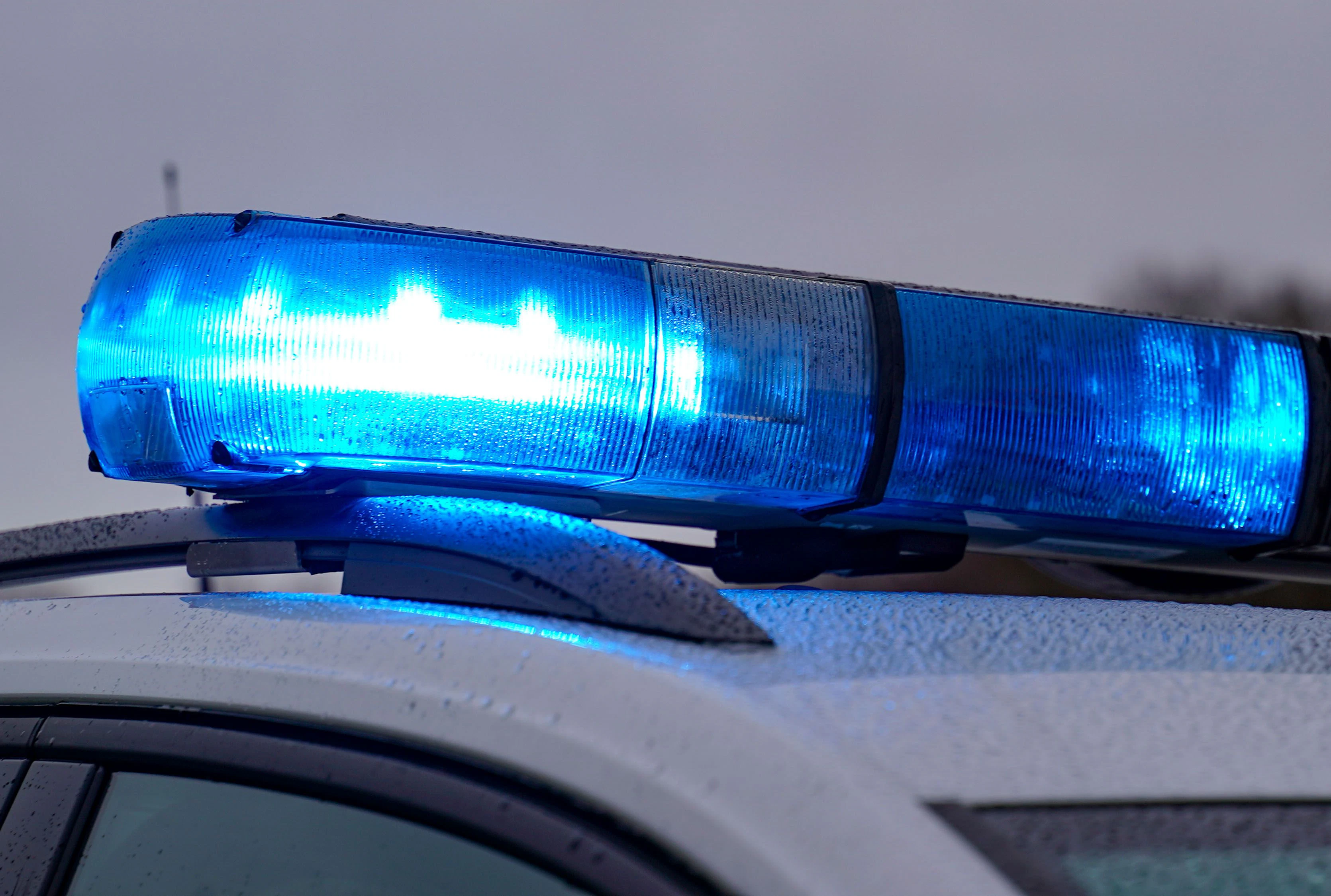 Bis zum Eintreffen der Rettung wurde der 10-Jährige von Polizeibeamten versorgt.