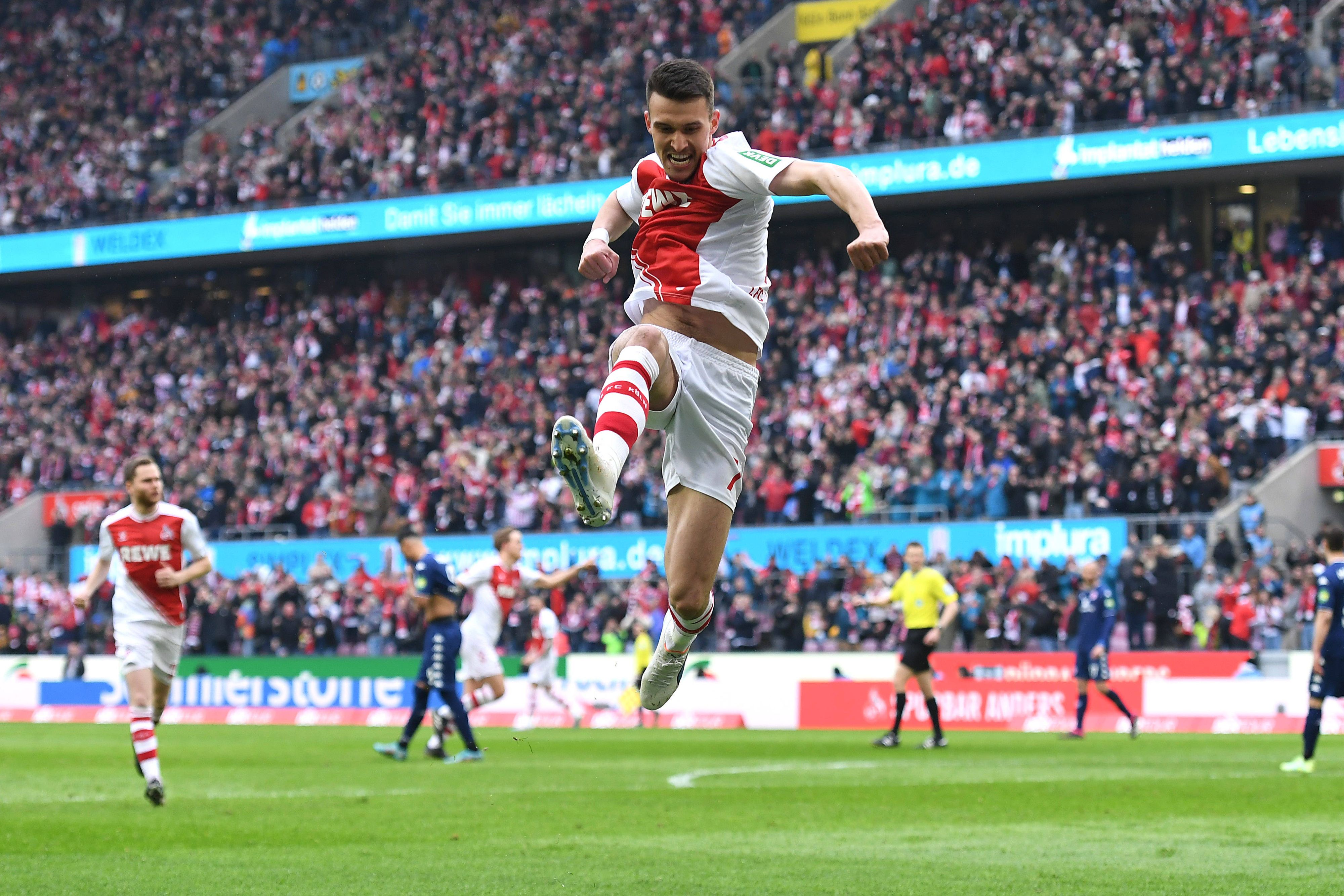 Dejan Ljubicic bejubelt seinen Treffer für den 1. FC Köln. 