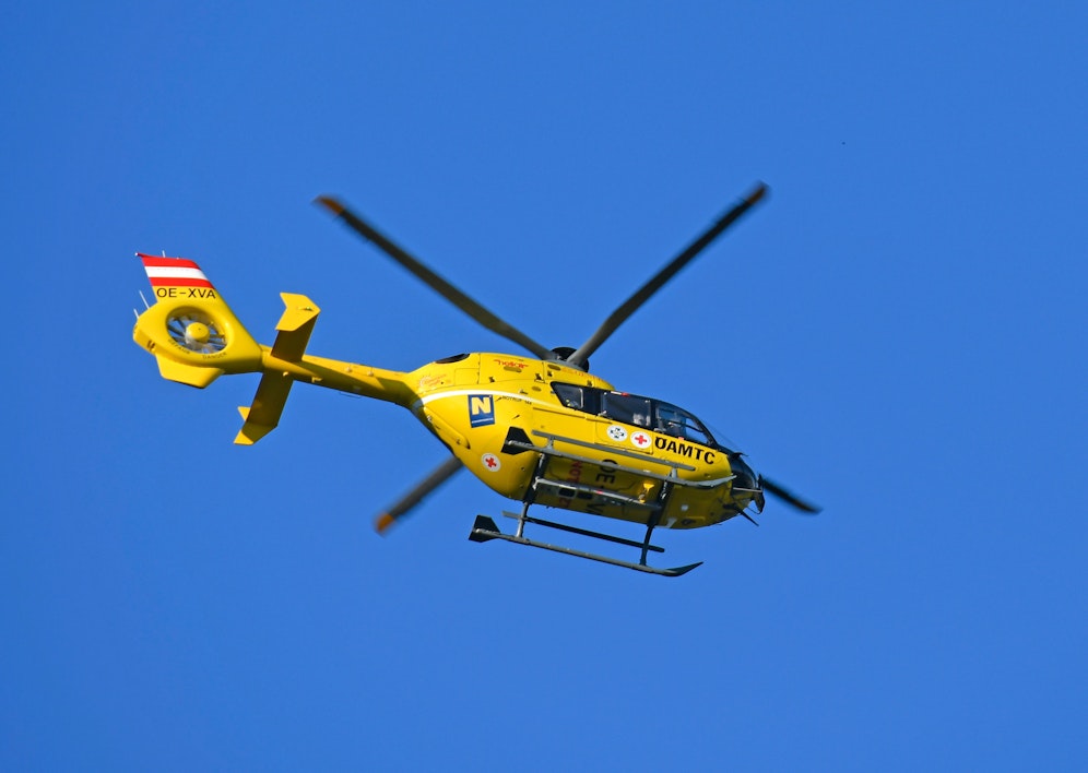 Der Mann musste mit schweren Verletzungen ins Spital geflogen werden. 