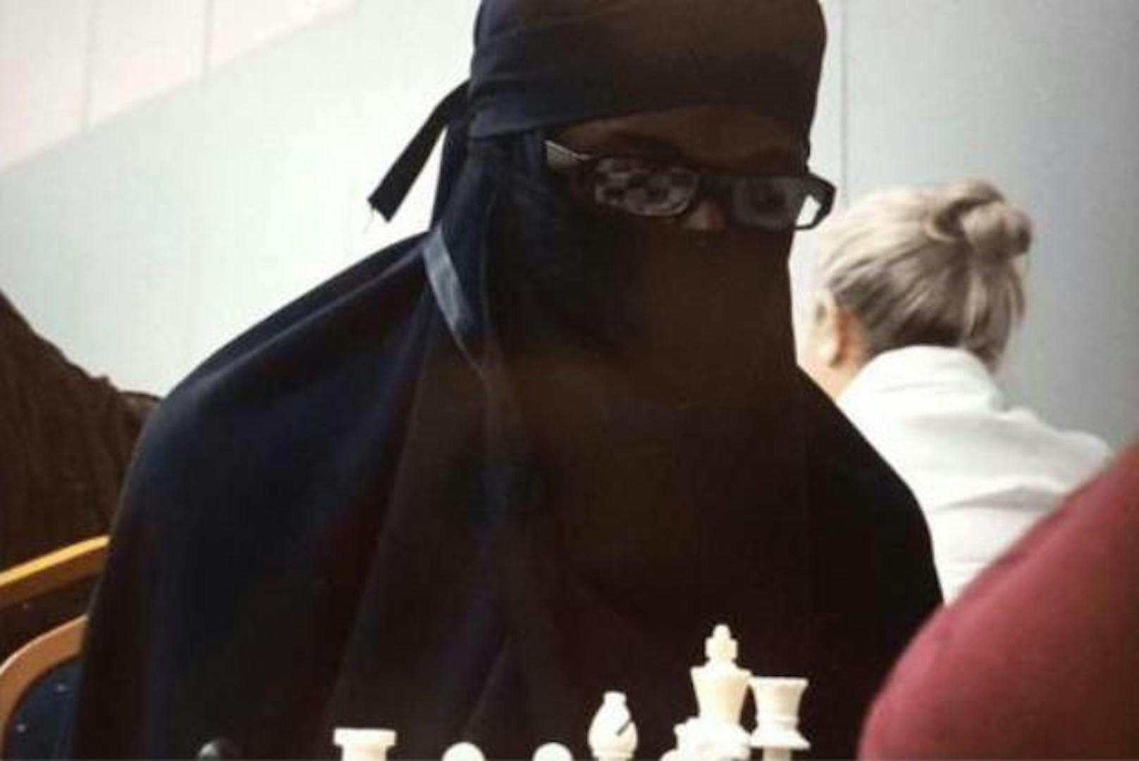 Er war zu gut – Mann in Burka fliegt bei Frauen-Turnier auf