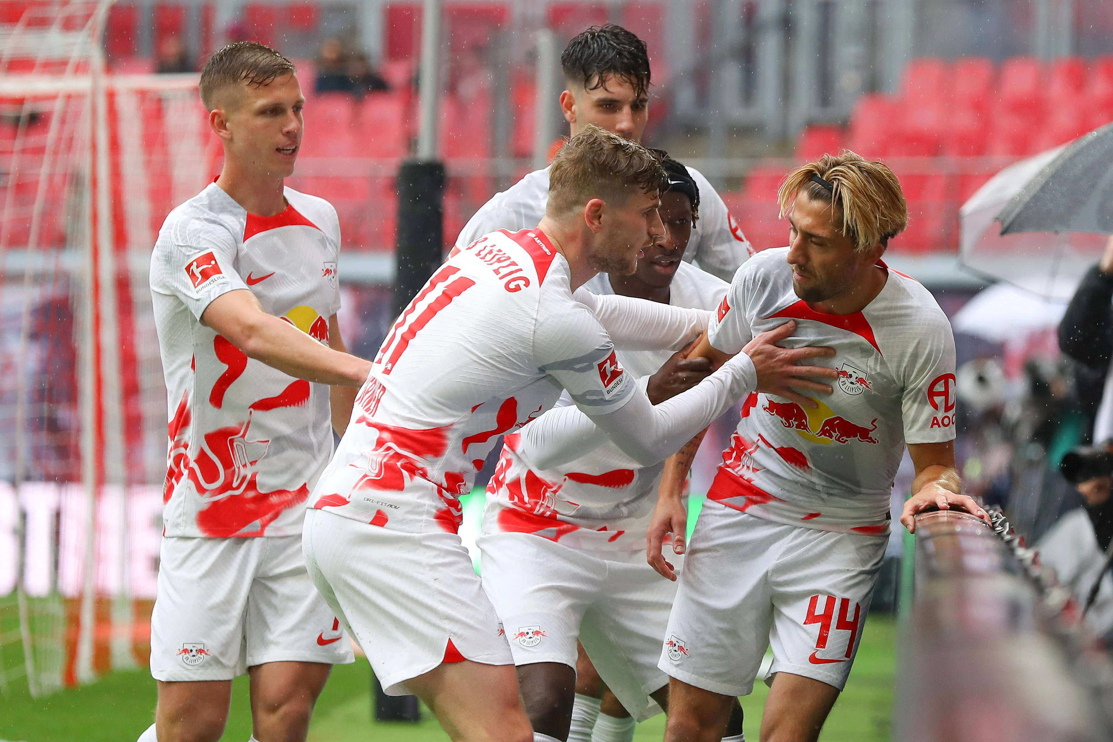 Kevin Kampl glich für Leipzig aus, winkte danach Hilfe herbei. 