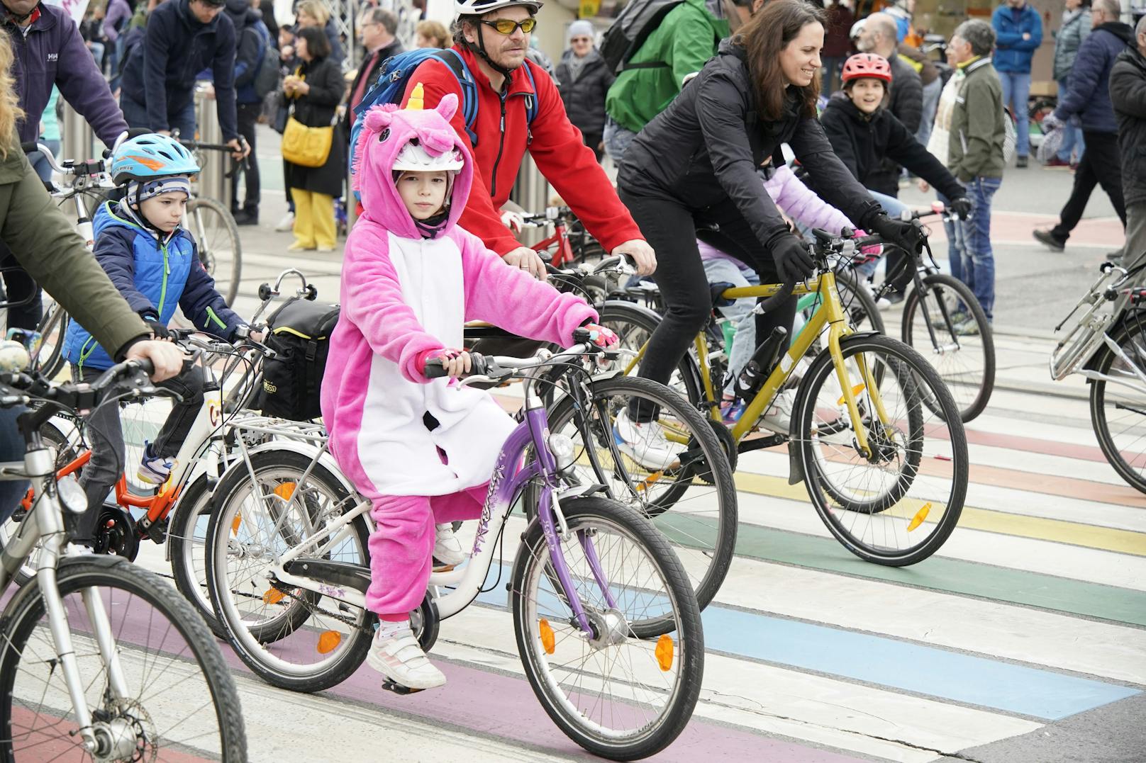 Gezählt wurden am Sonntag 9.000 Teilnehmer bei der 12. Radparade, die parallel zum Bike Festival lief.