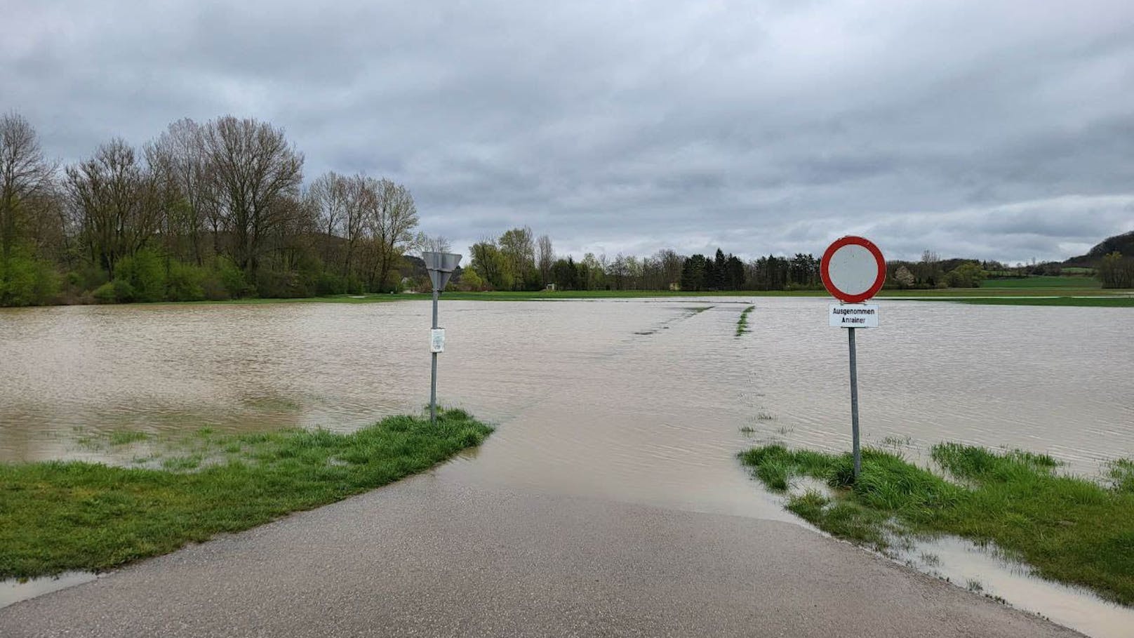 Auch im Bezirk Melk mussten Straßen gesperrt werden.