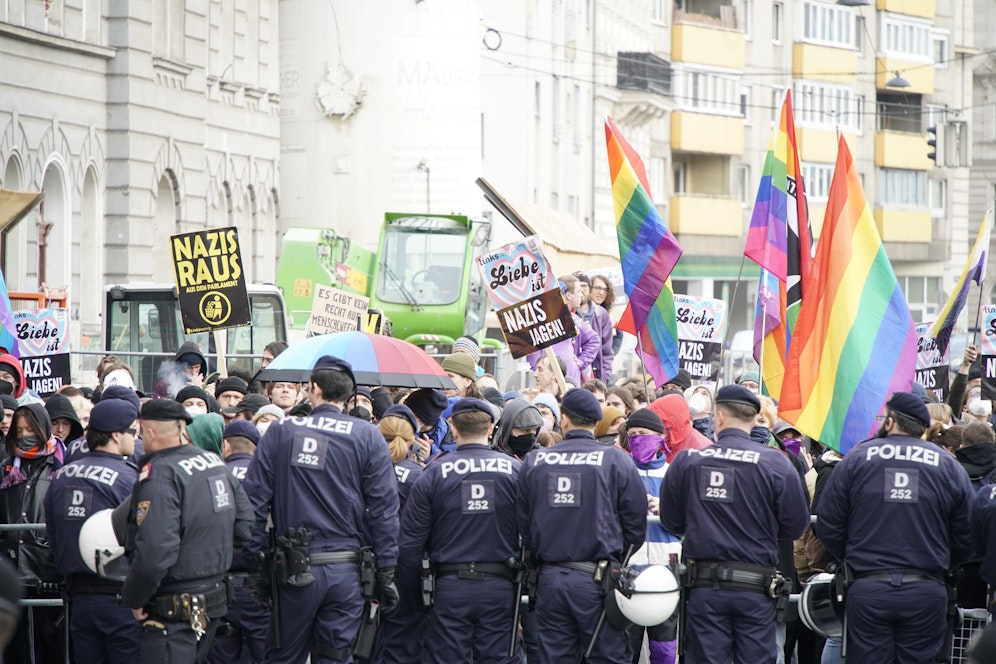 Unterstützer der Villa Vida haben eine Gegendemonstration organisiert. 